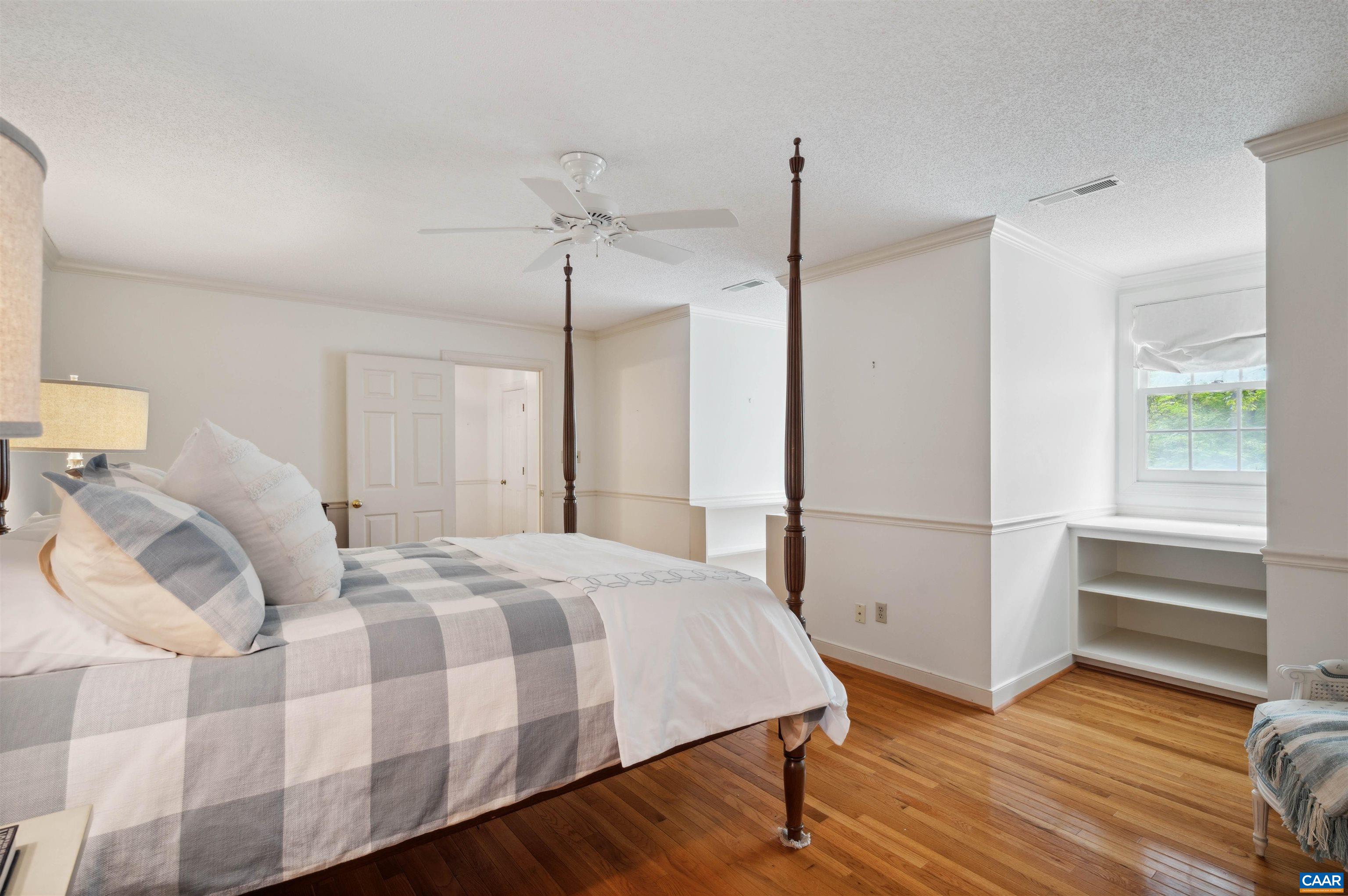 560 LOBLOLLY LN