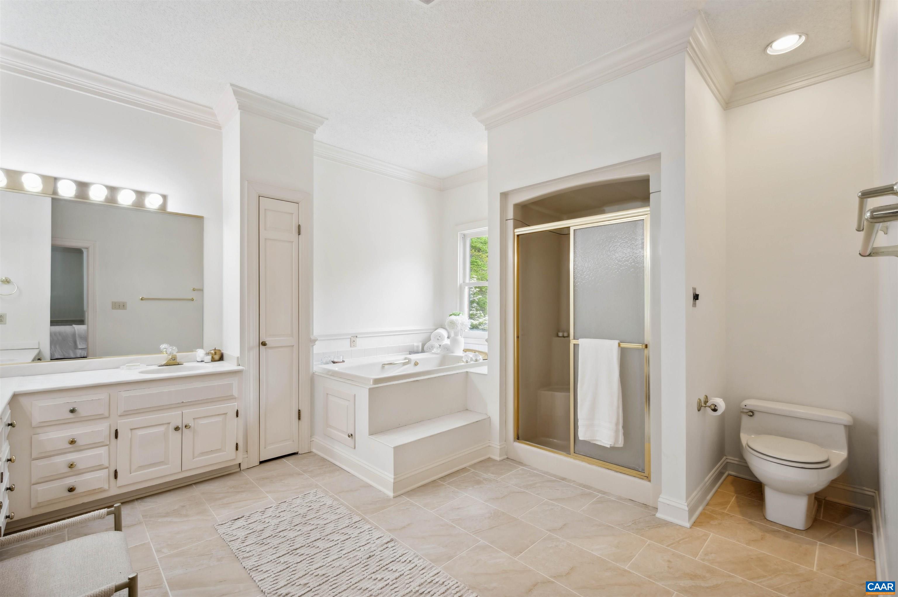 560 LOBLOLLY LN