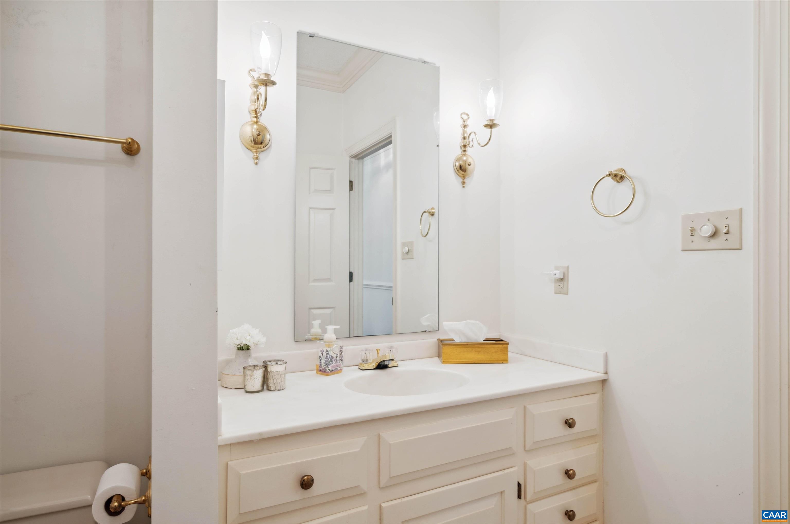 560 LOBLOLLY LN