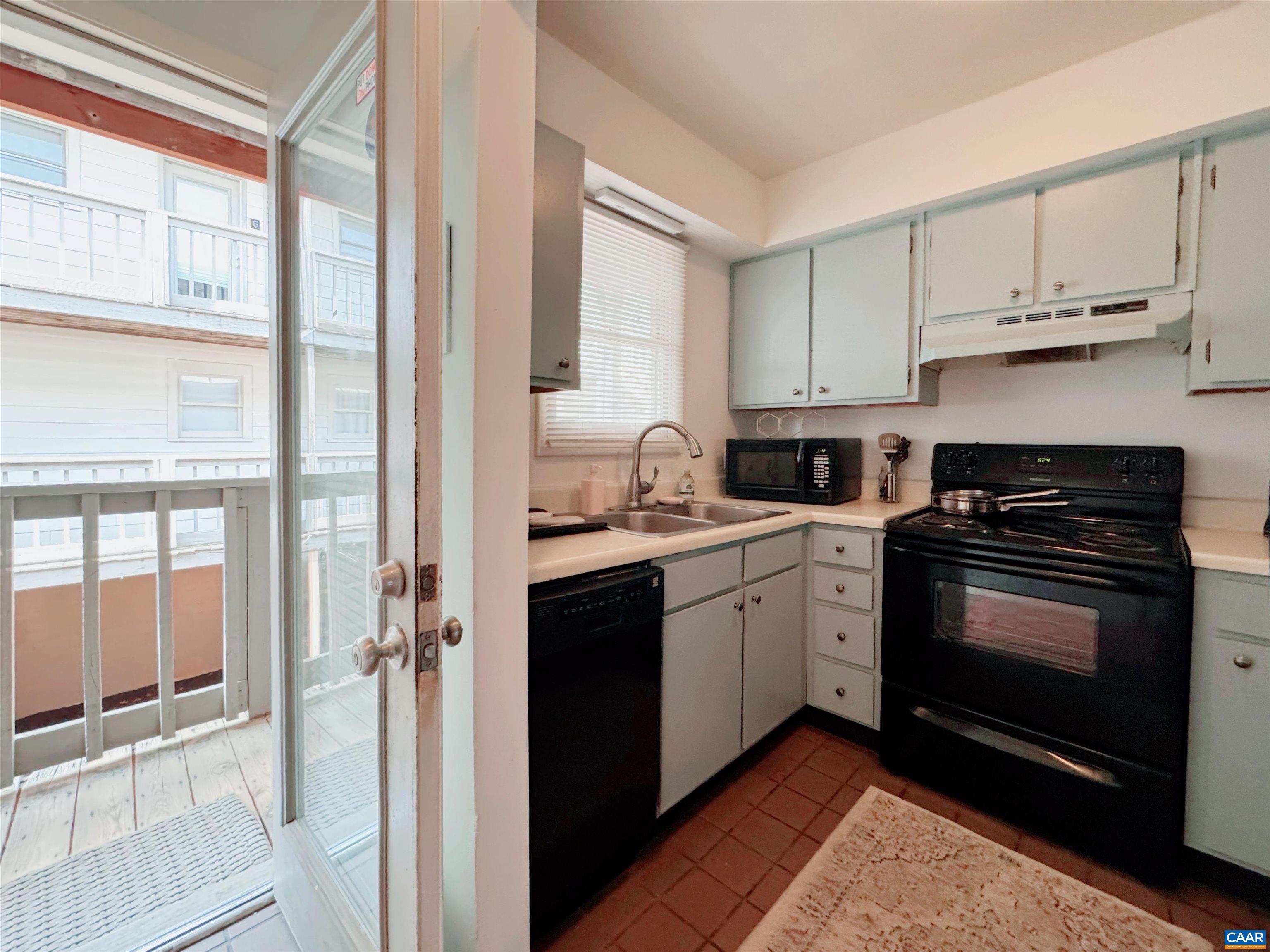 1305 WERTLAND ST Unit: B-8