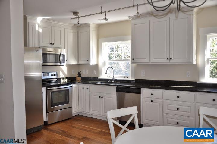 910 RUGBY RD Unit: B