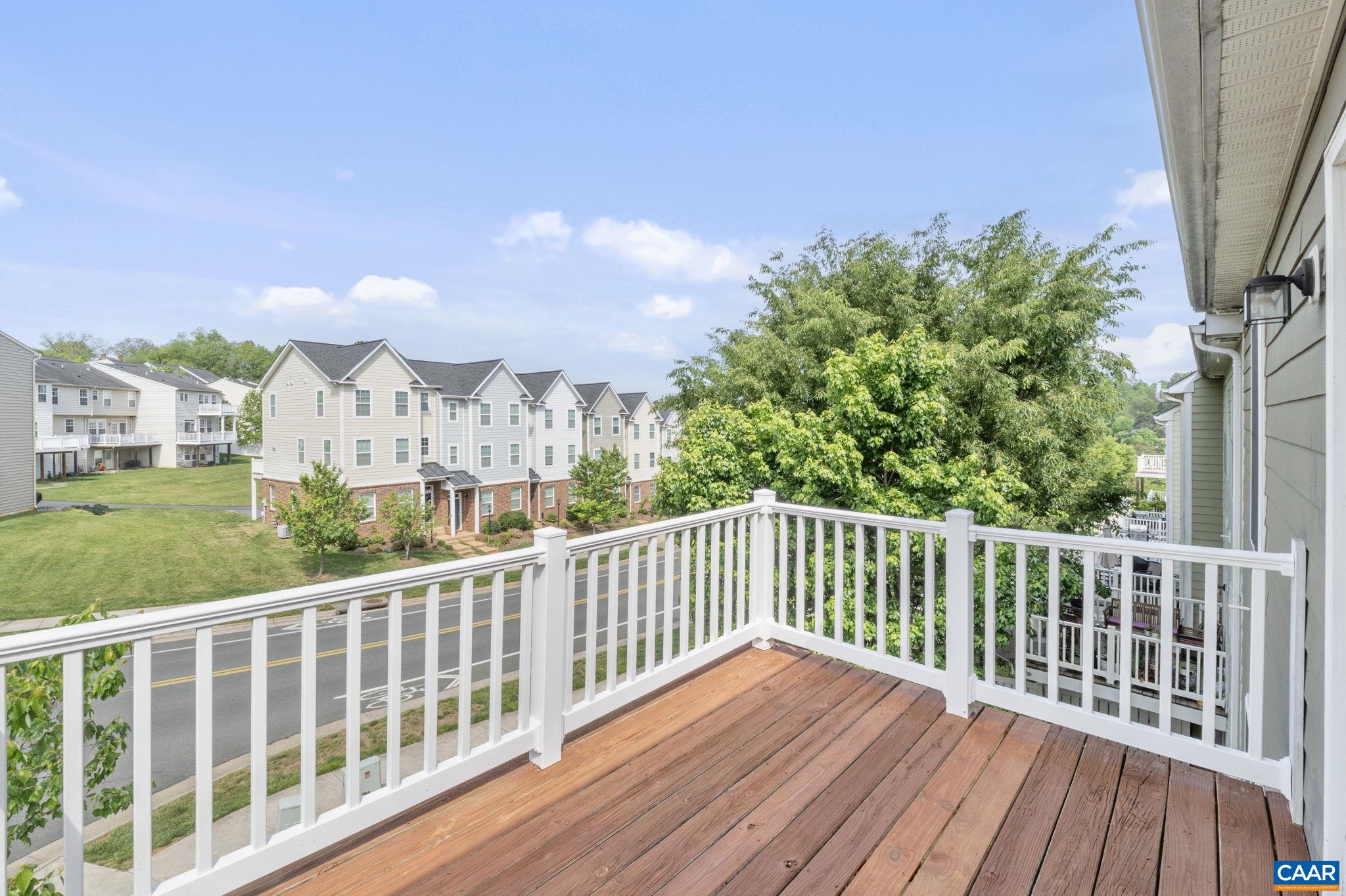 2153 SARANAC CT