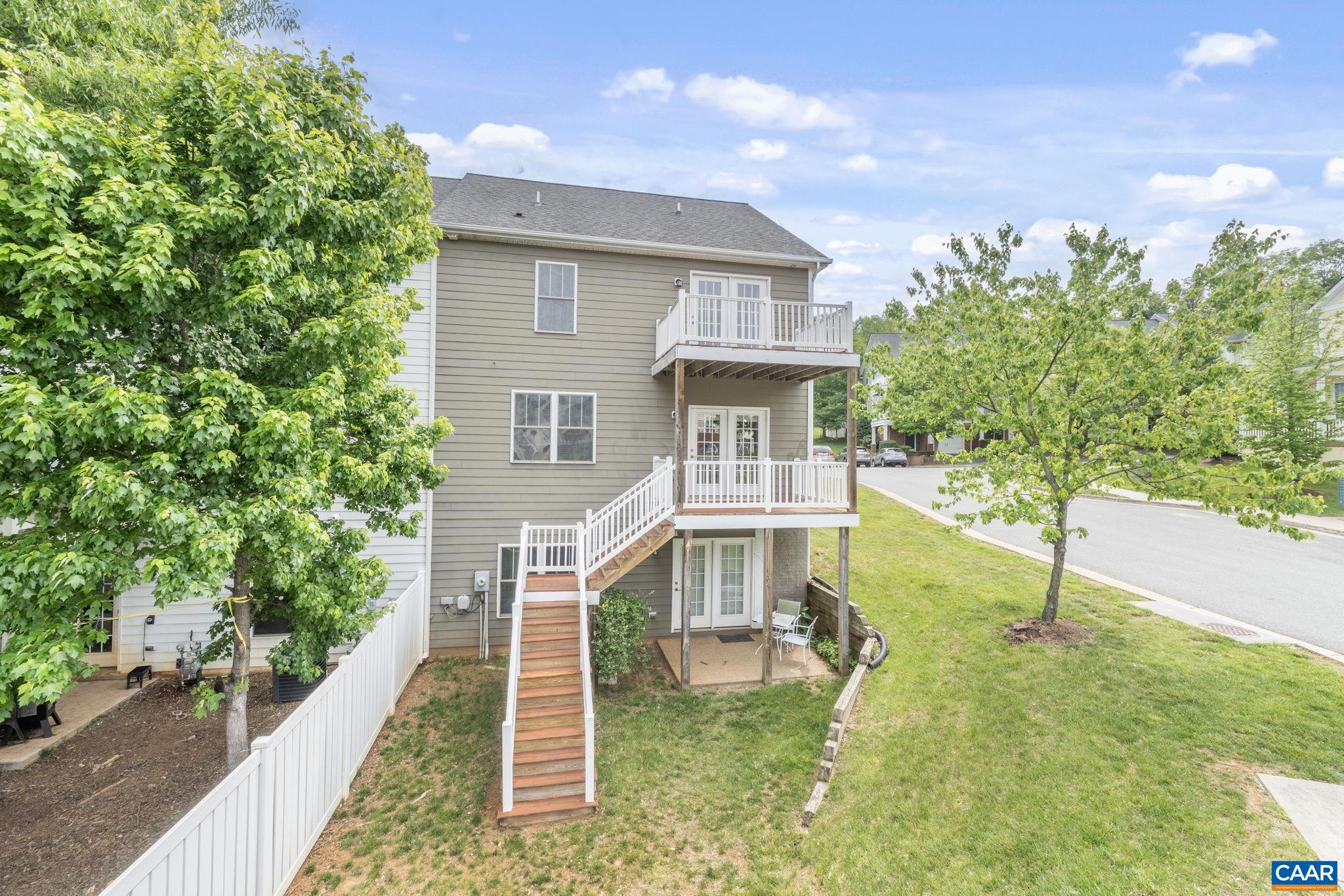 2153 SARANAC CT