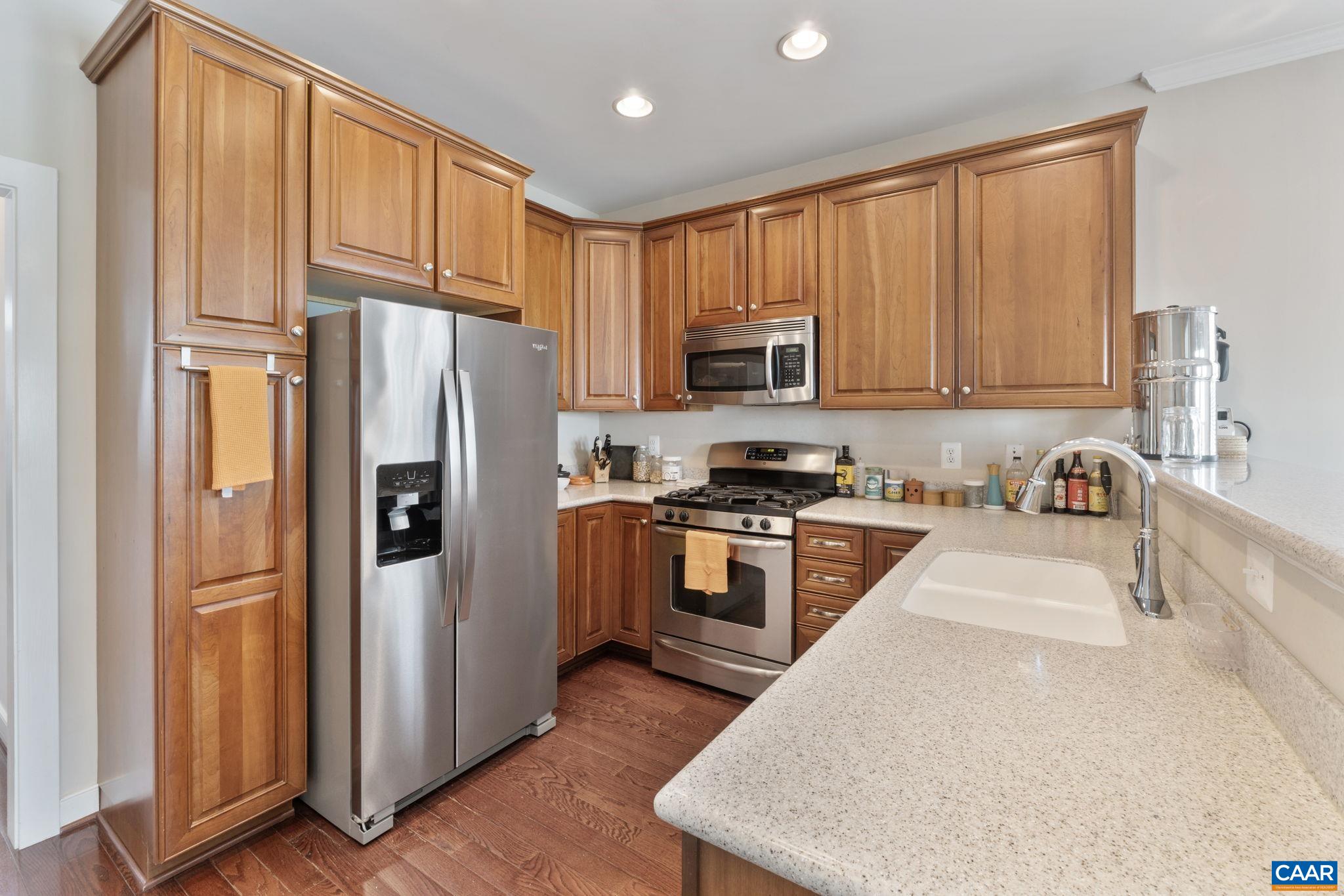 2153 SARANAC CT