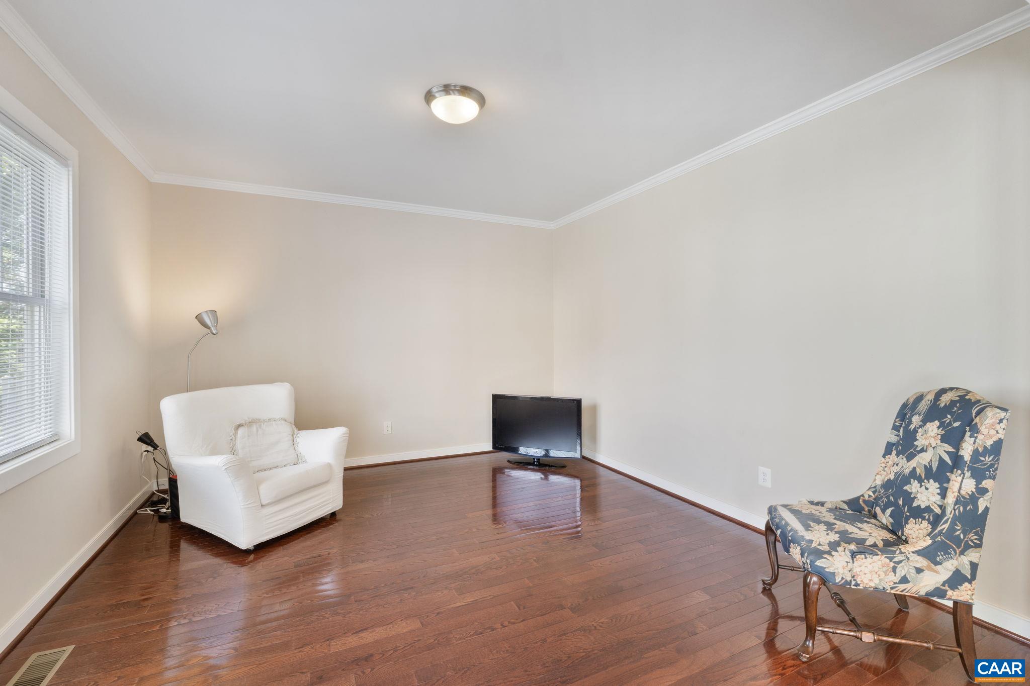 2153 SARANAC CT