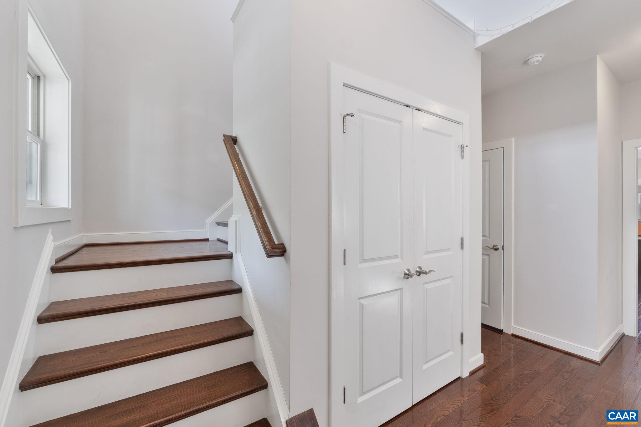 2153 SARANAC CT