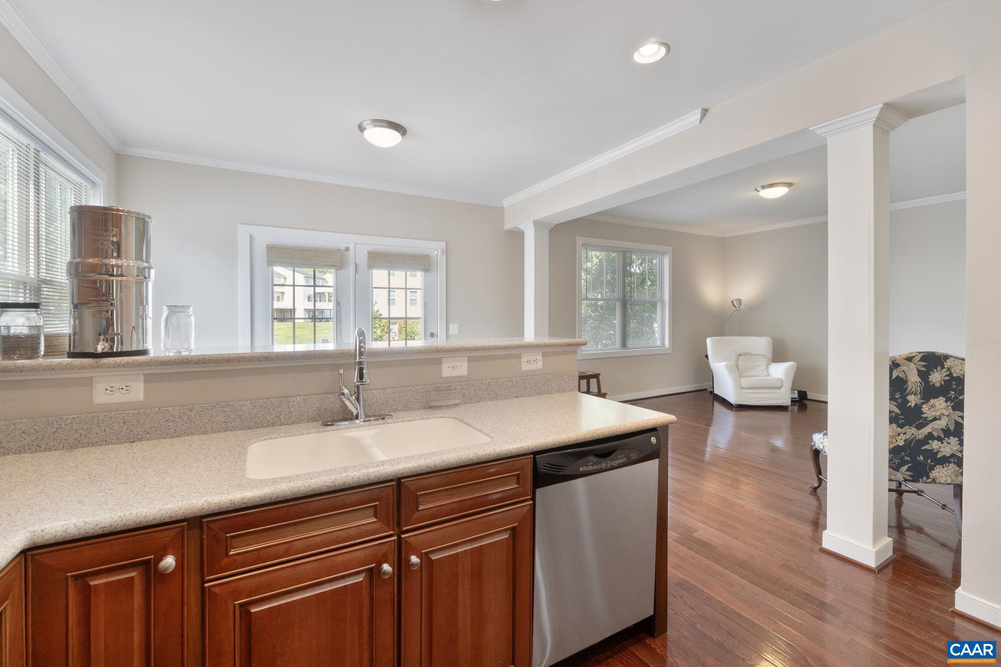 2153 SARANAC CT
