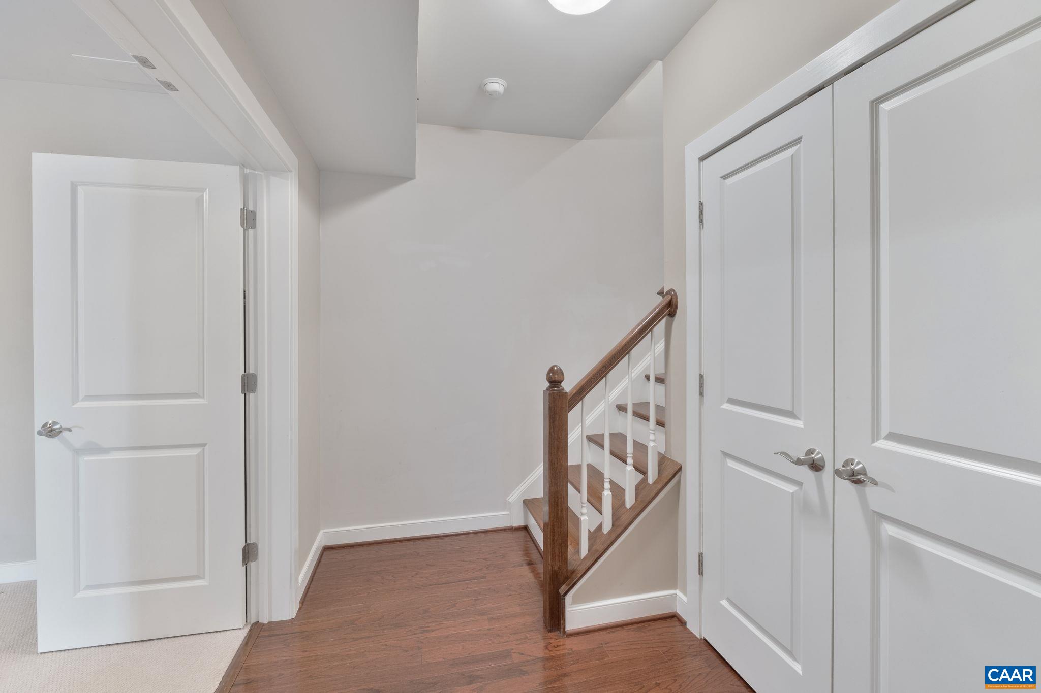 2153 SARANAC CT