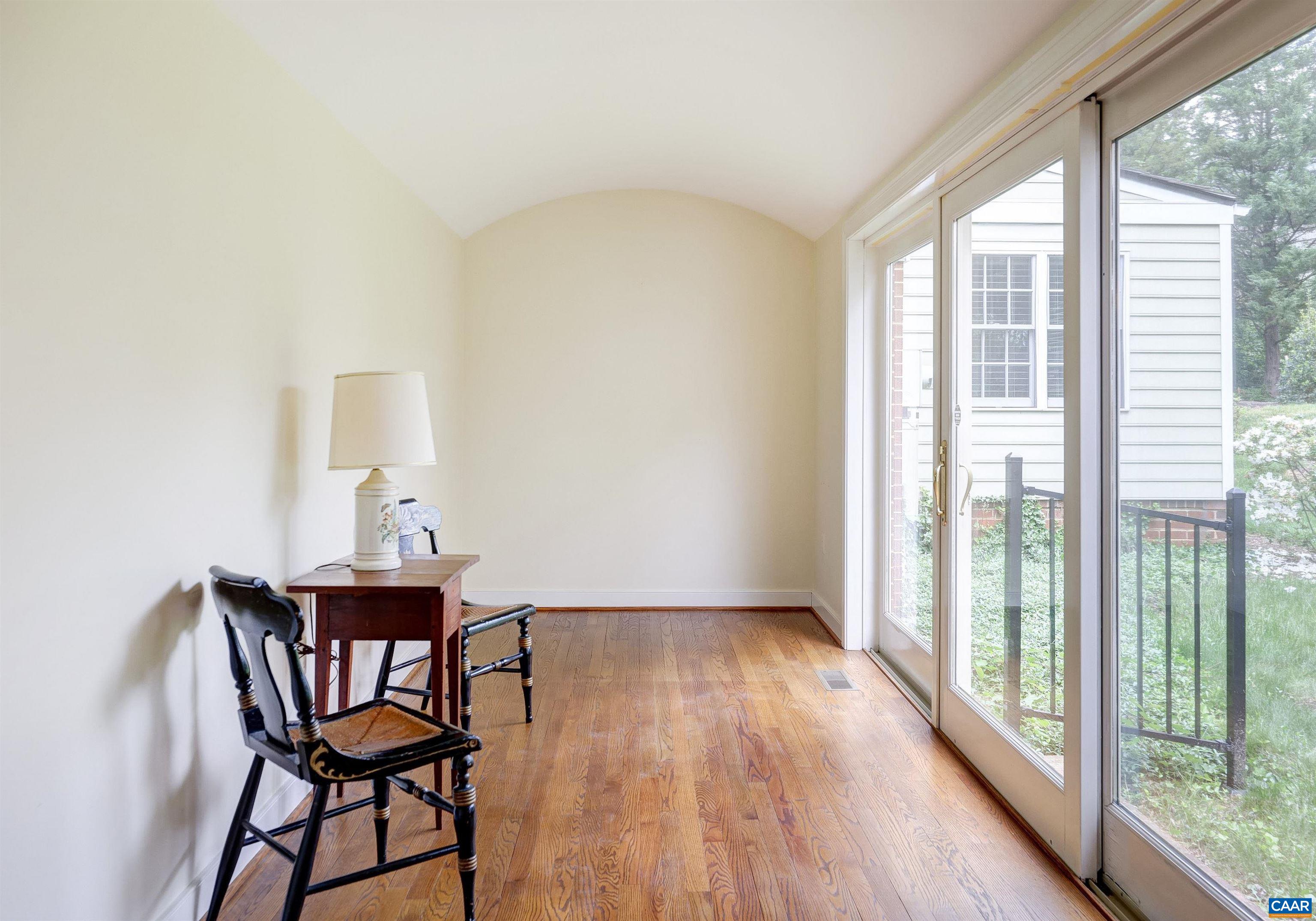 14 EDNAM VILLAGE ST