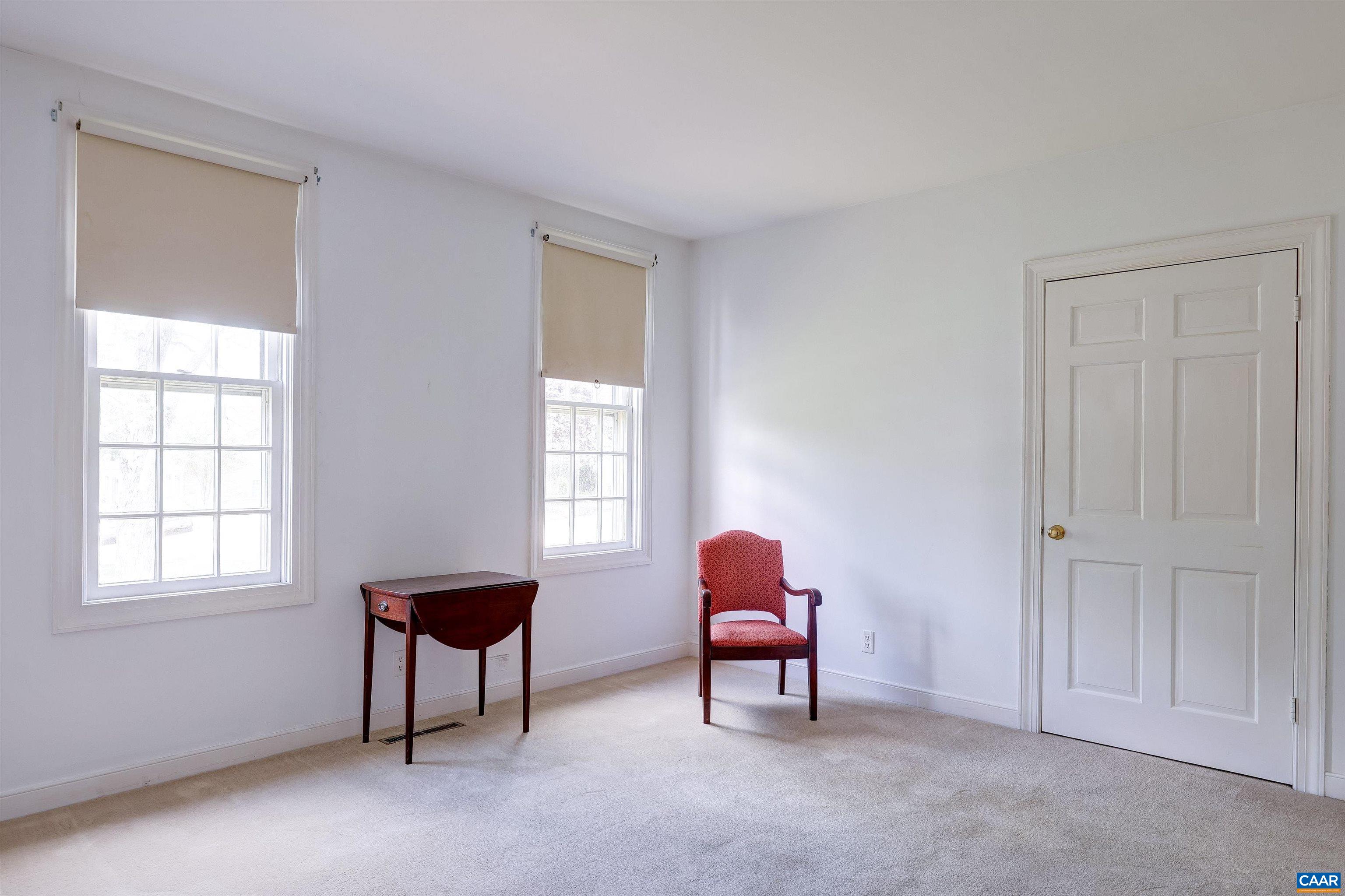 14 EDNAM VILLAGE ST