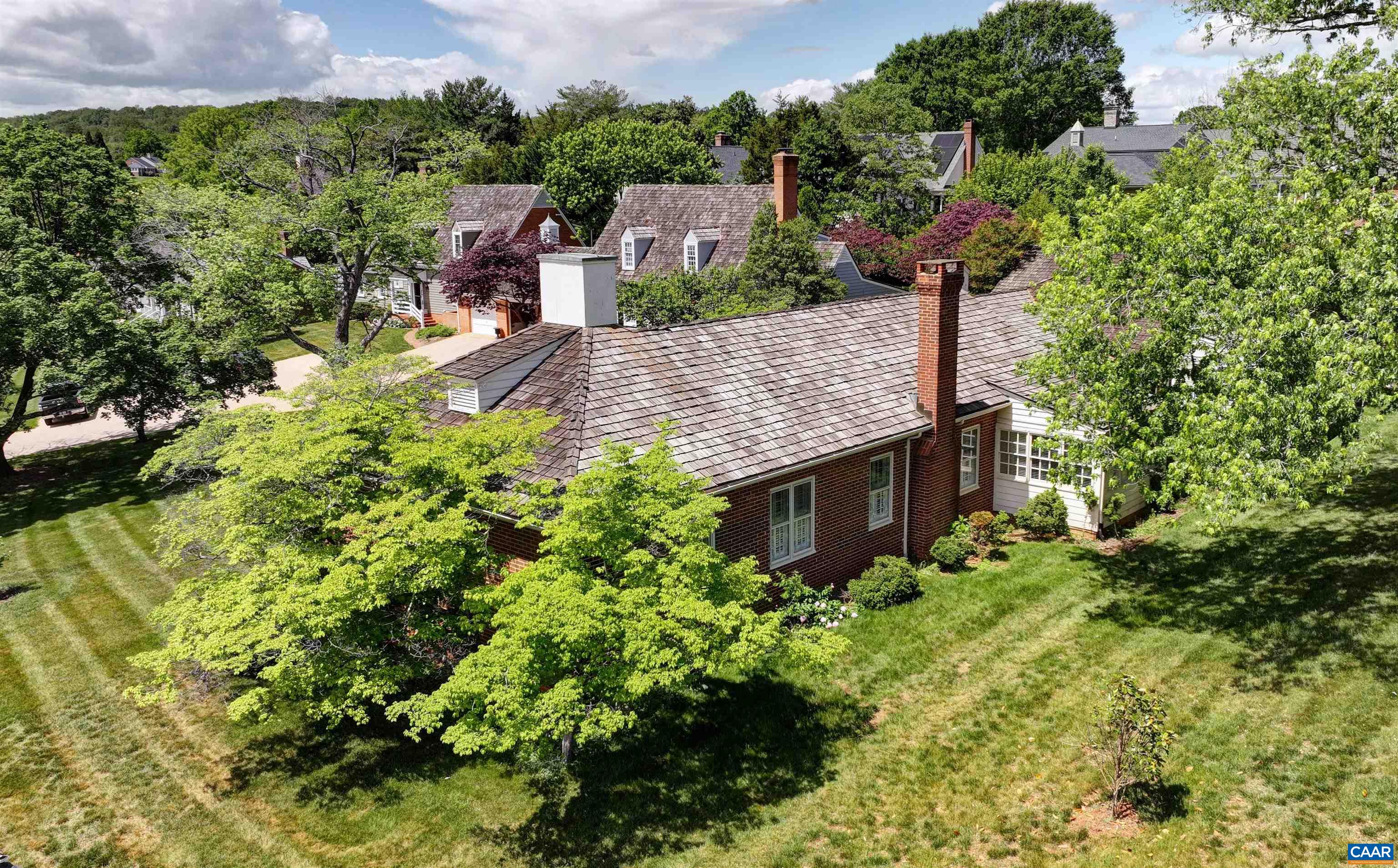 14 EDNAM VILLAGE ST