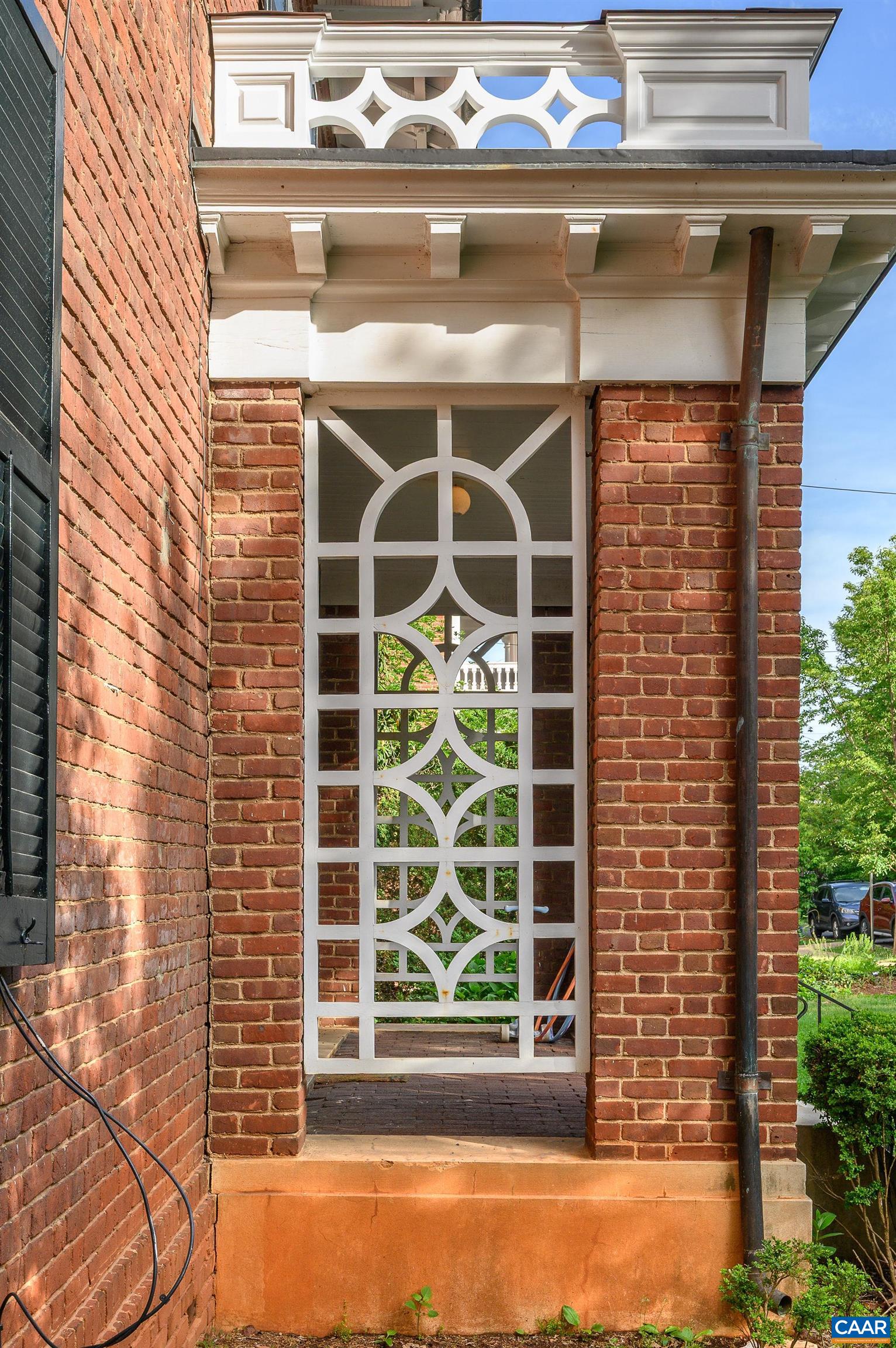 41 UNIVERSITY CIR