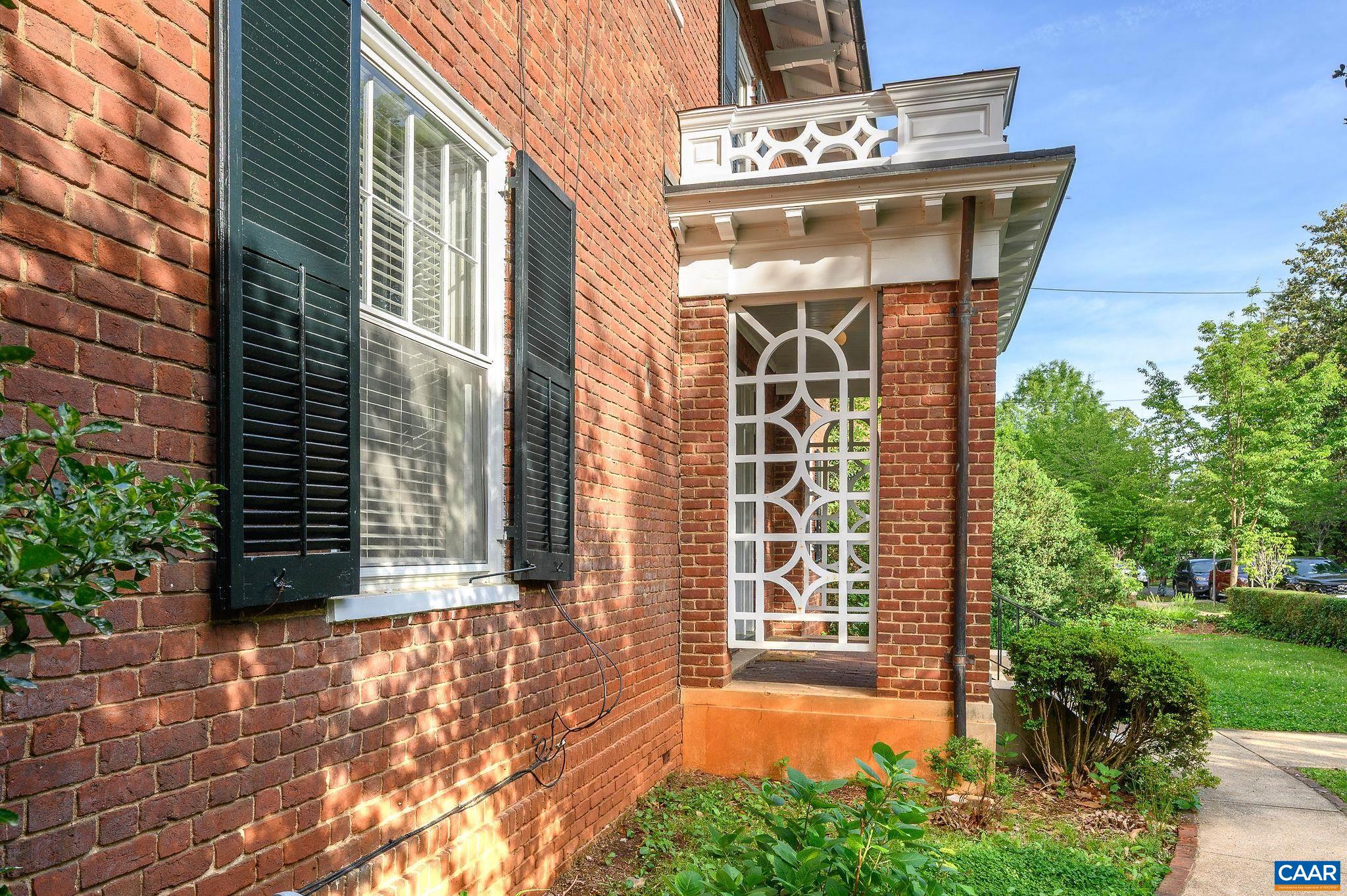 41 UNIVERSITY CIR