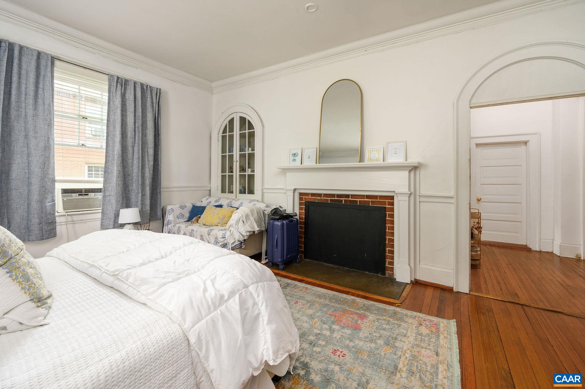 41 UNIVERSITY CIR