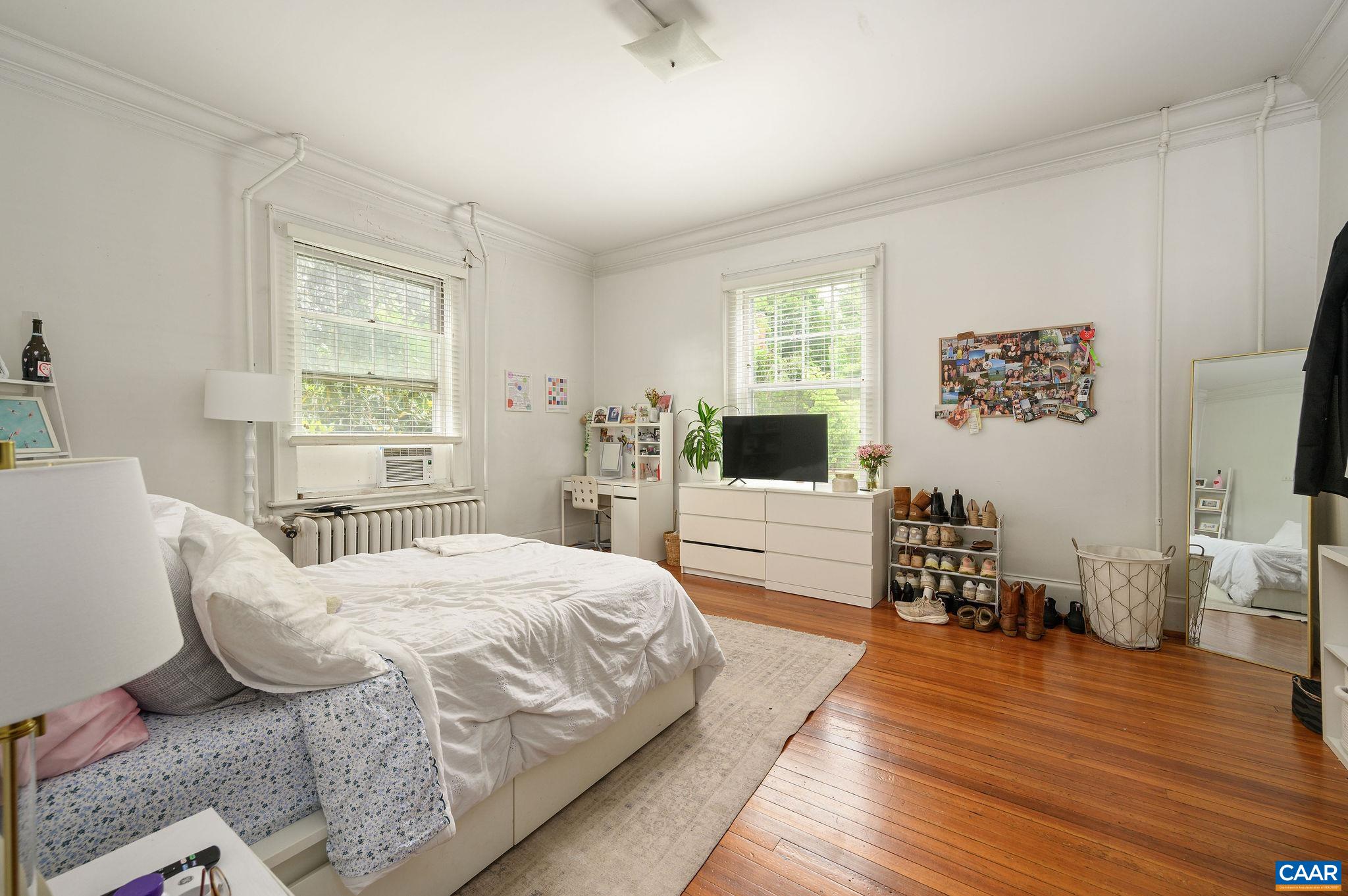 41 UNIVERSITY CIR