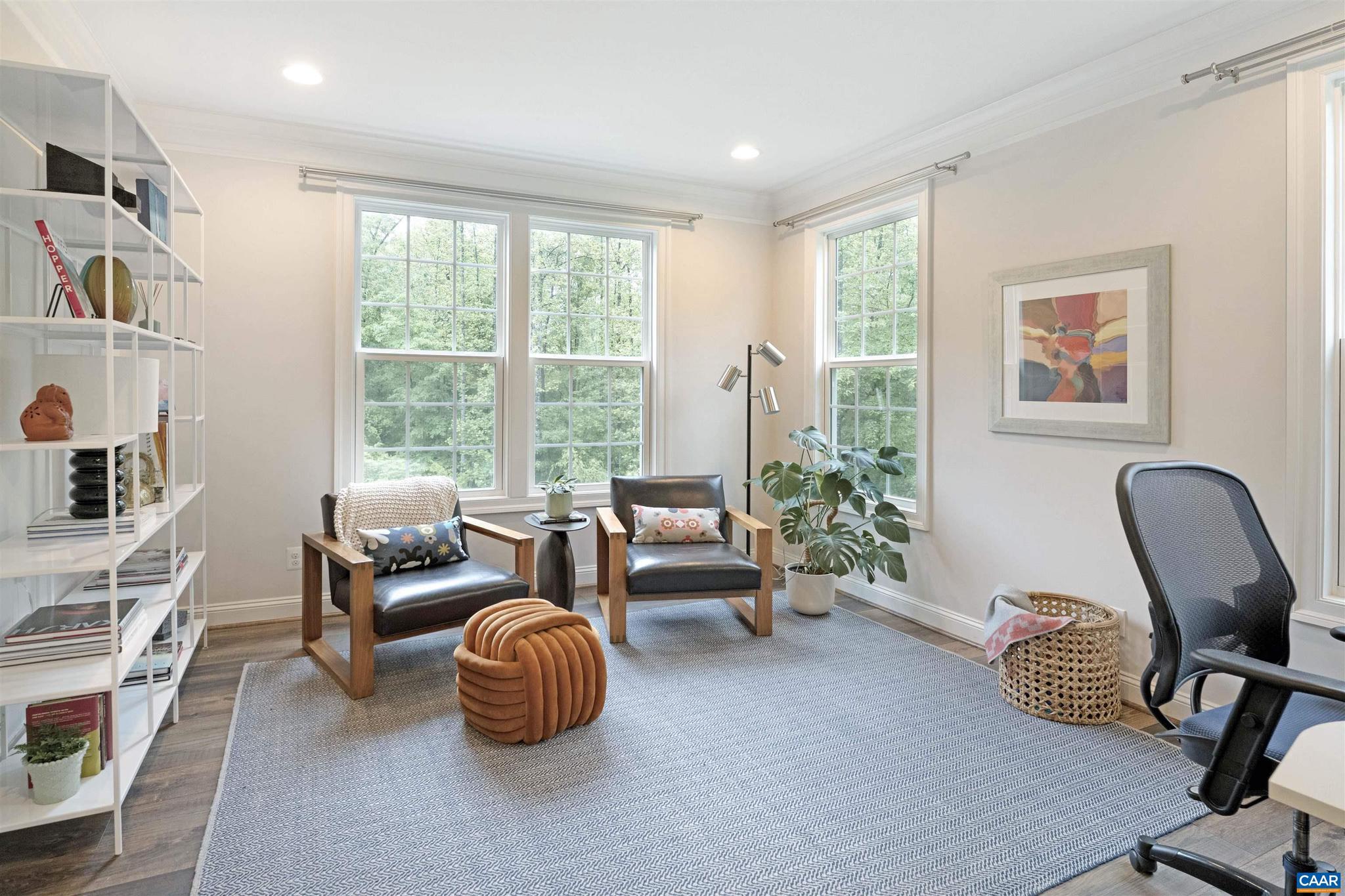 1746 Warbler Way