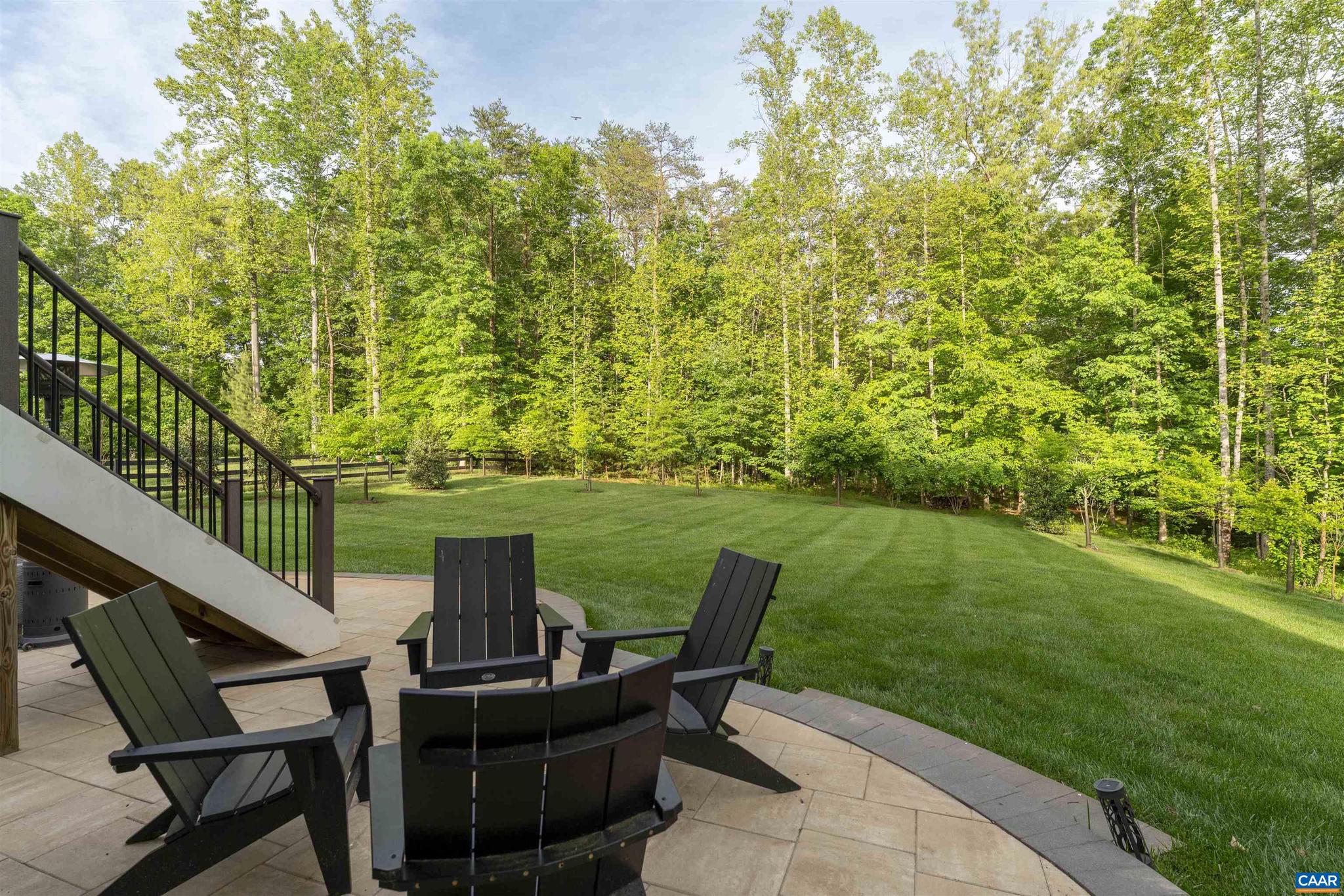 1746 Warbler Way