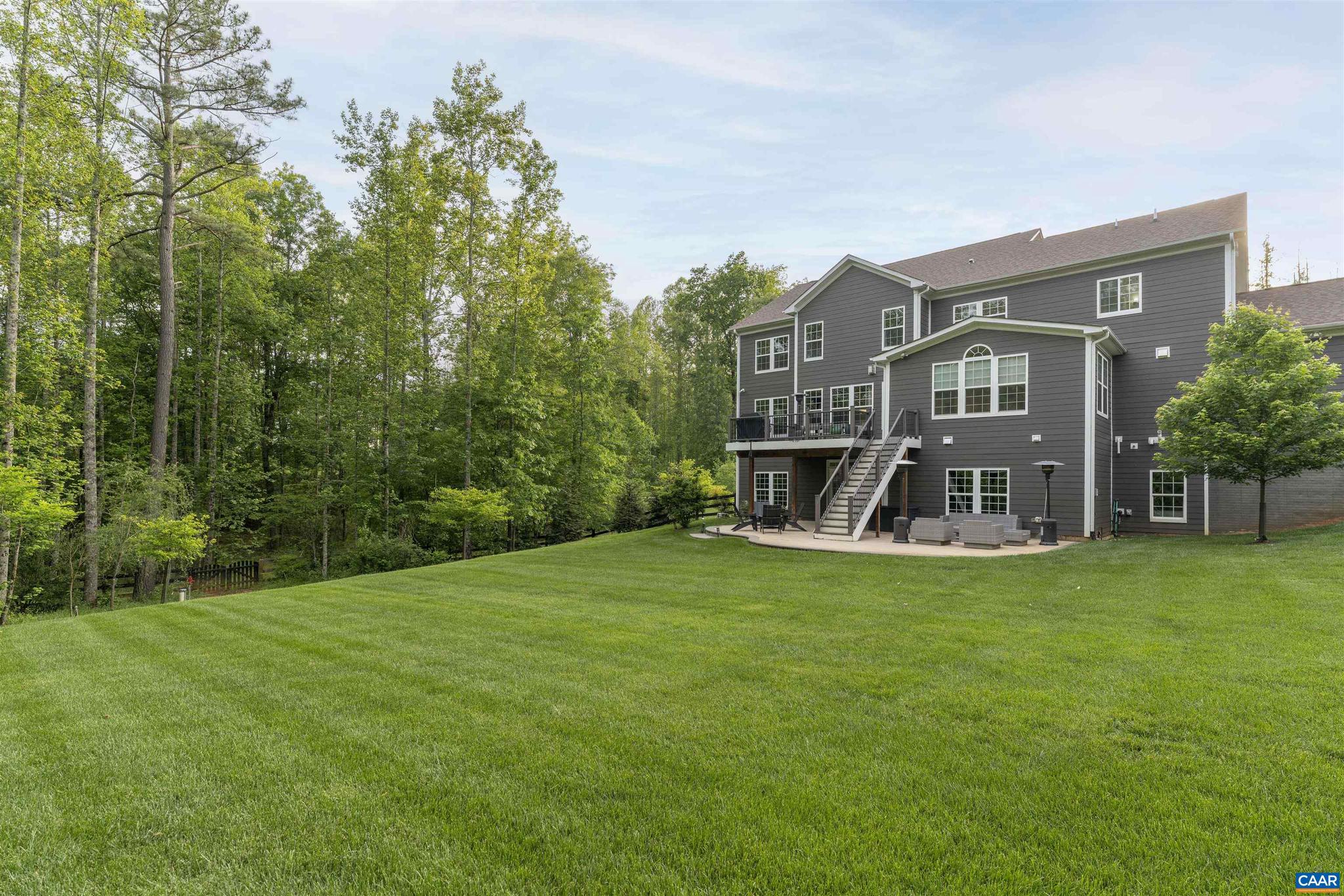 1746 Warbler Way