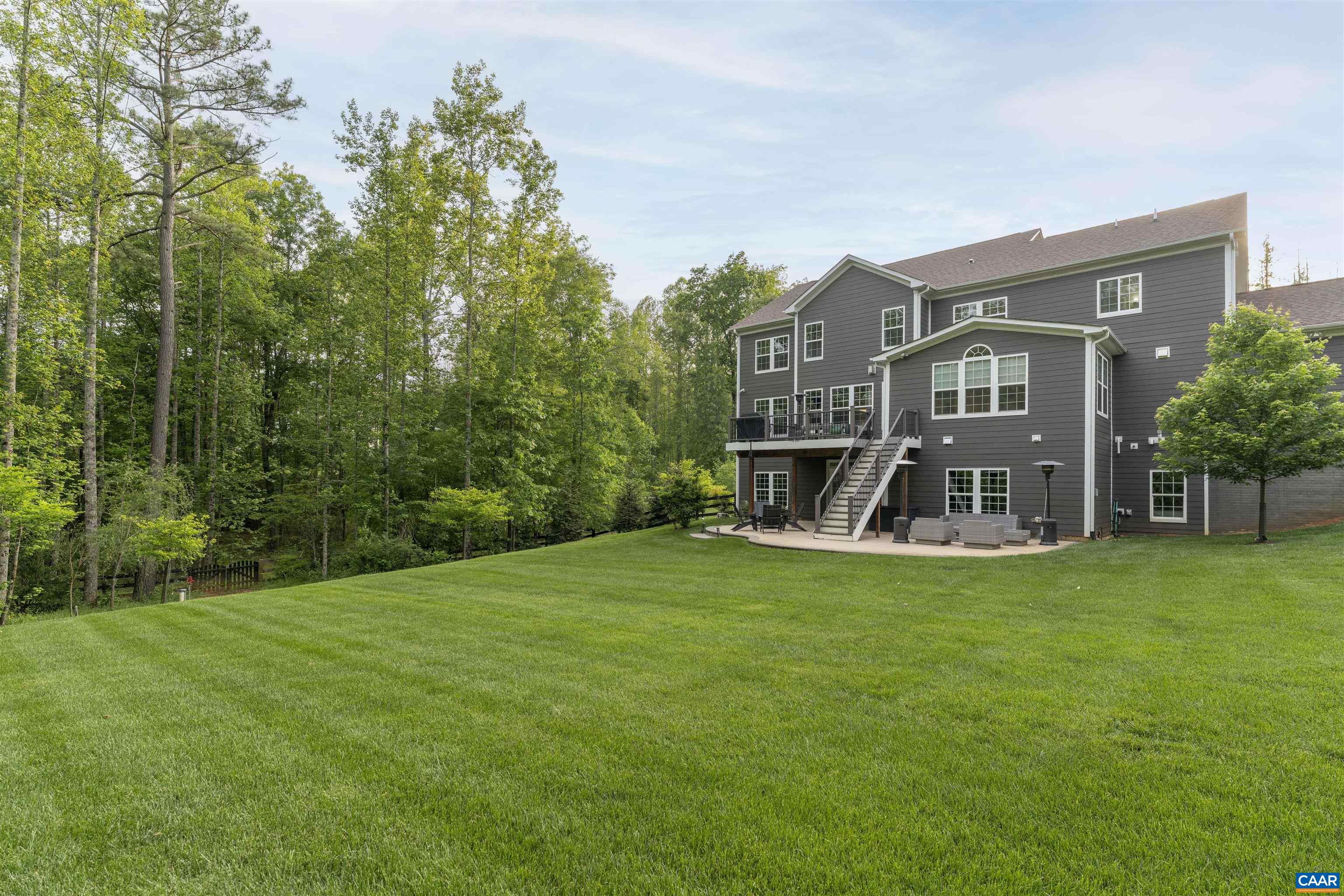 1746 Warbler Way