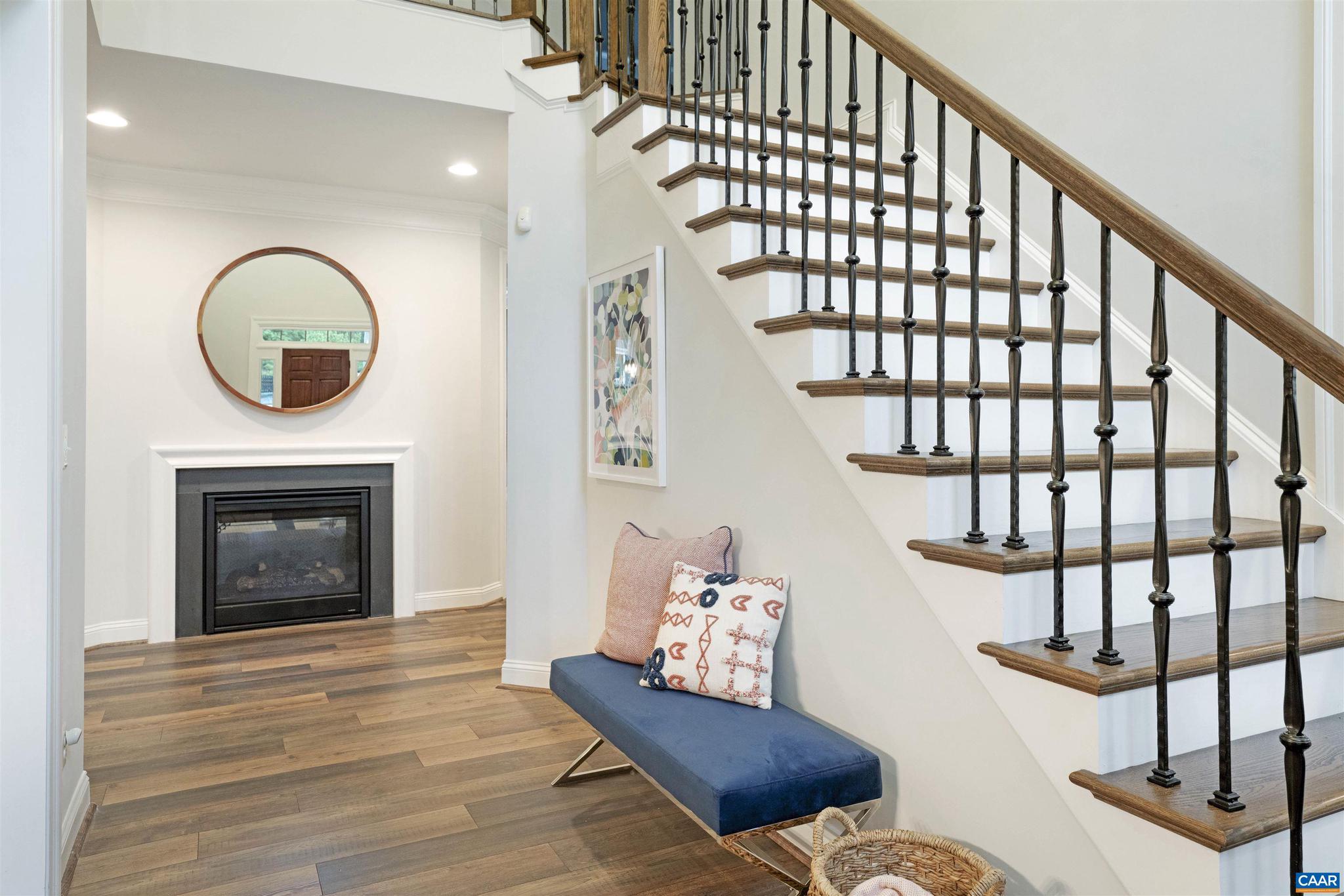 1746 Warbler Way