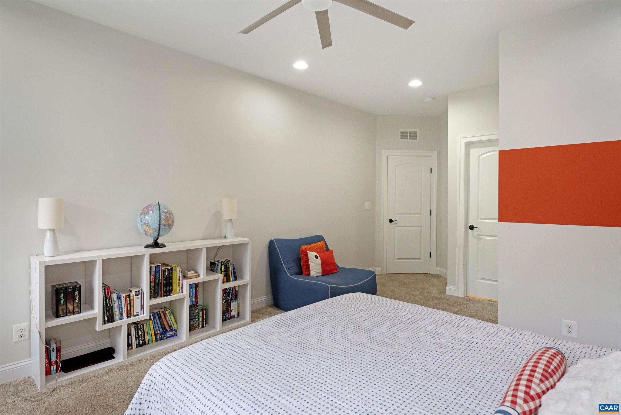 1746 Warbler Way