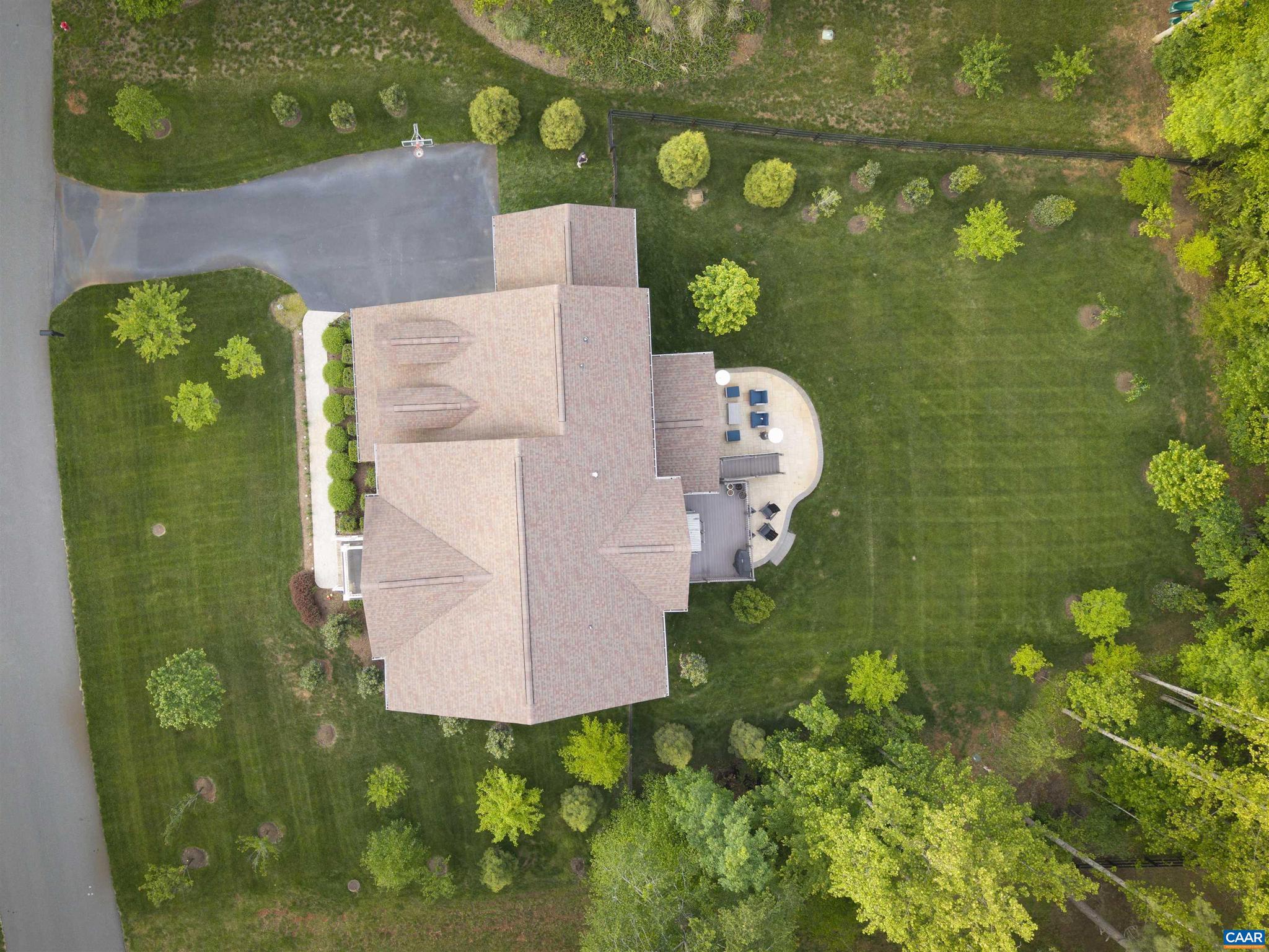 1746 Warbler Way