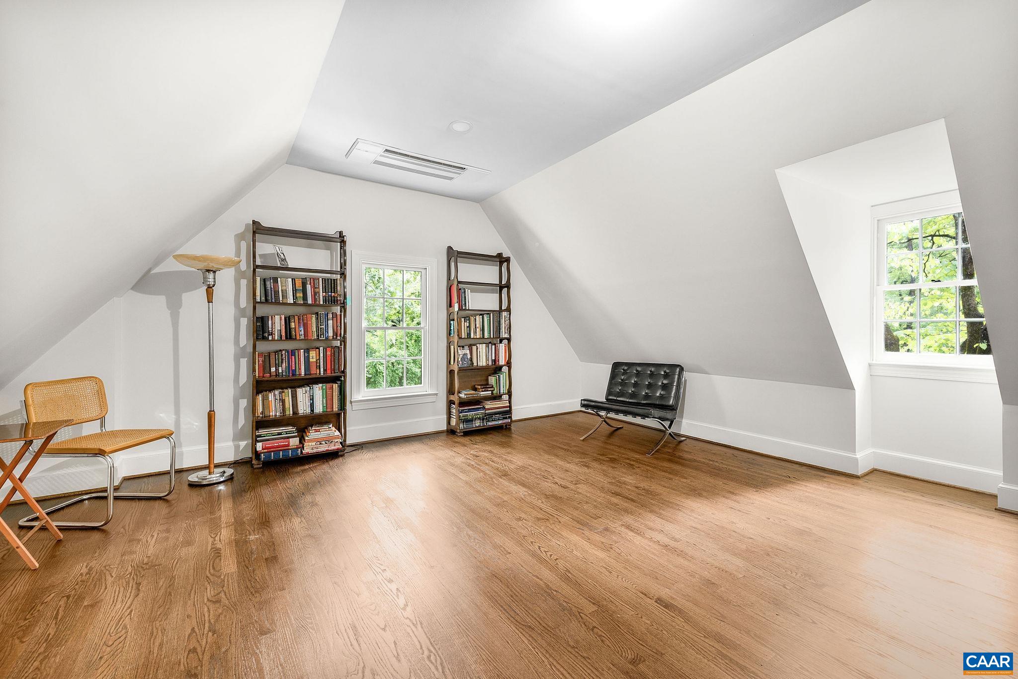 311 EDNAM DR