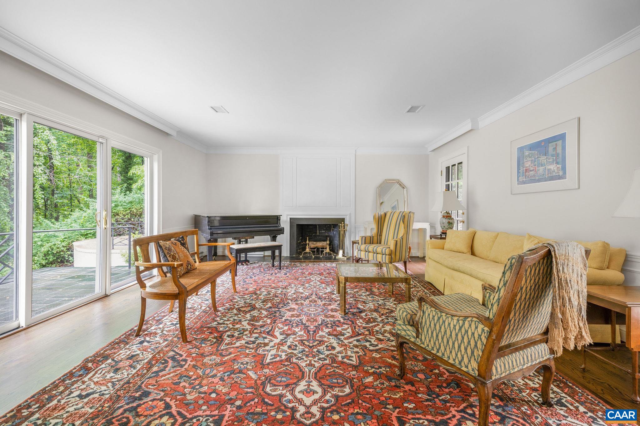 311 EDNAM DR