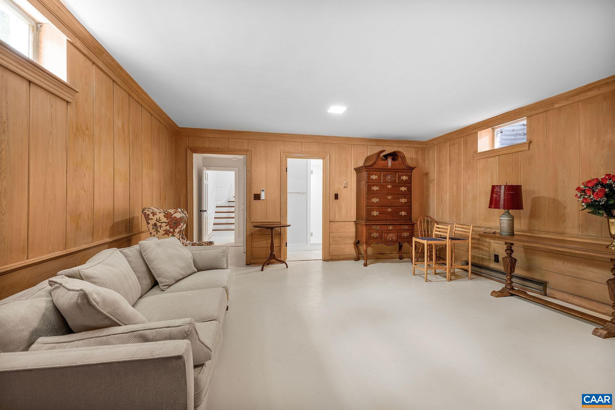 311 EDNAM DR