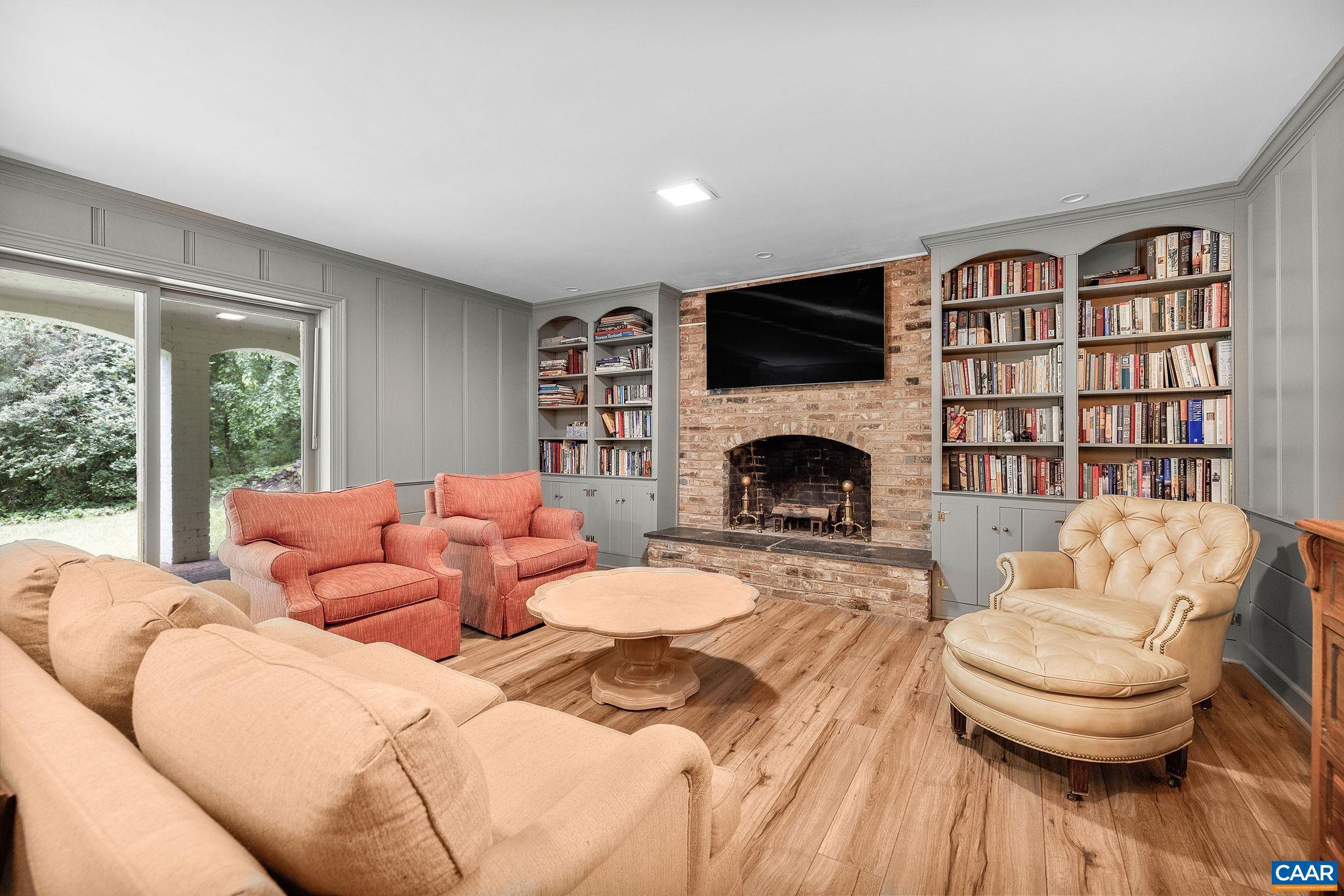 311 EDNAM DR