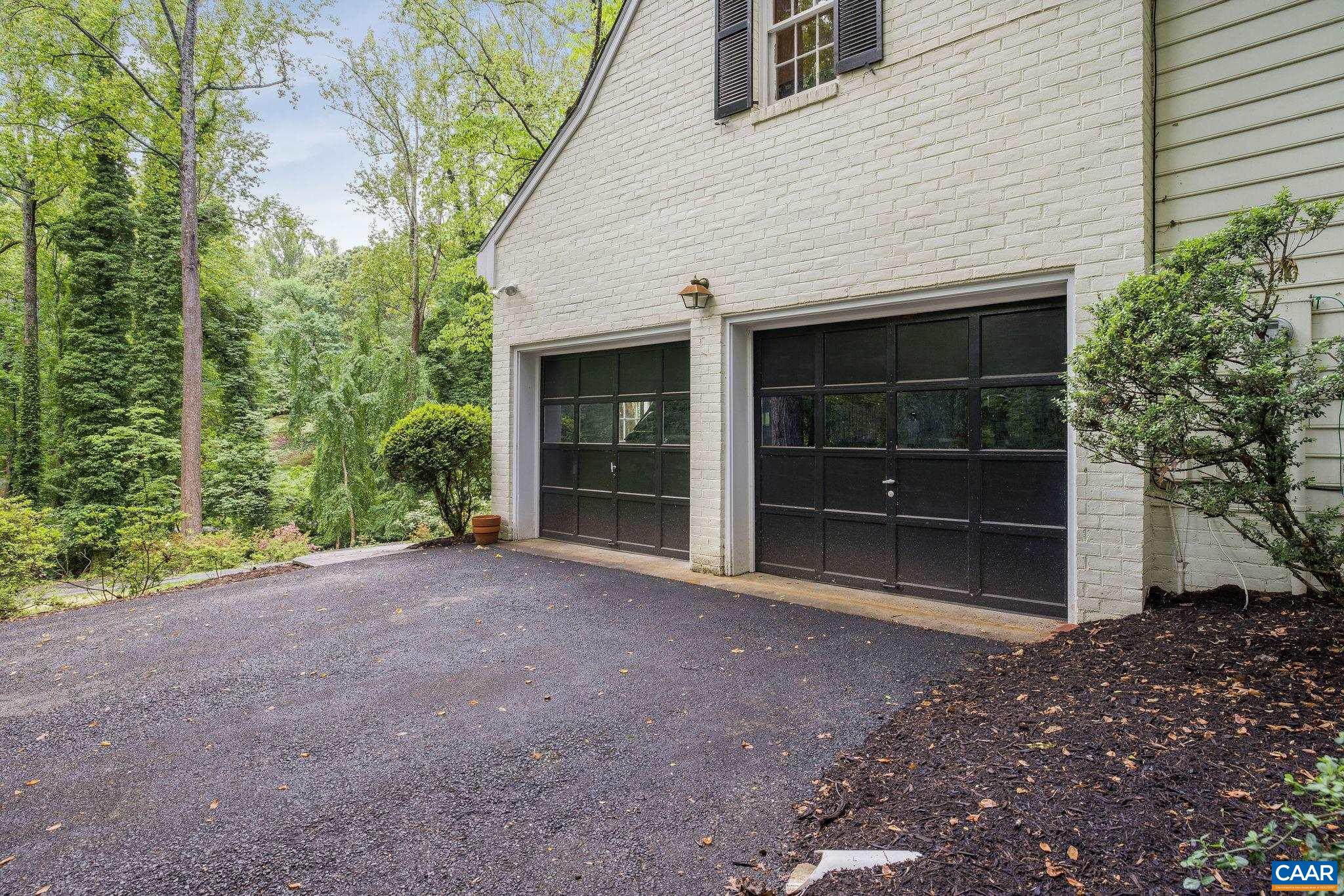 311 EDNAM DR