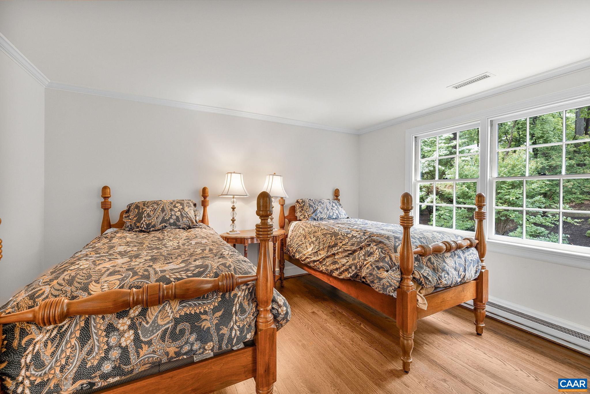 311 EDNAM DR