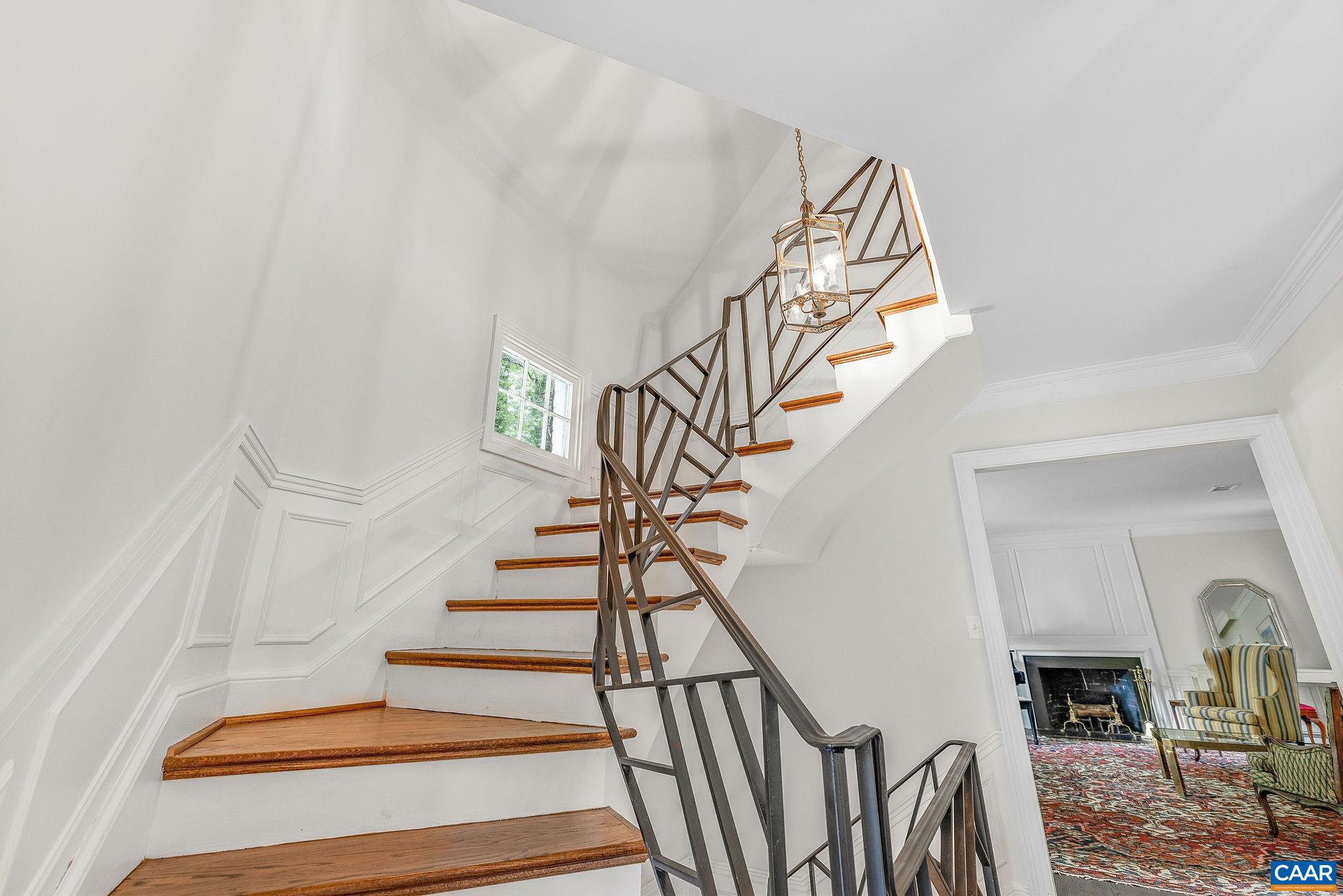 311 EDNAM DR