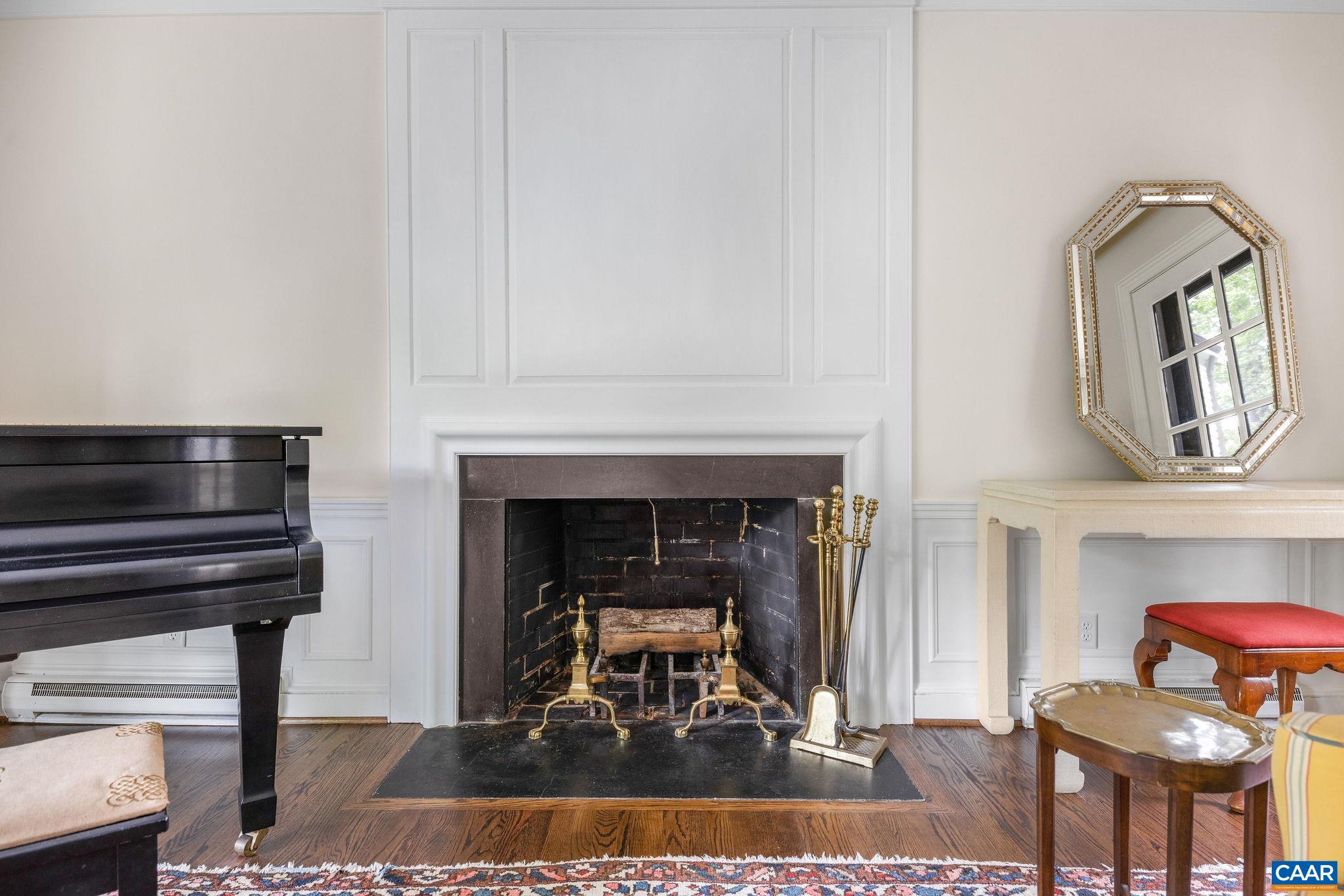 311 EDNAM DR