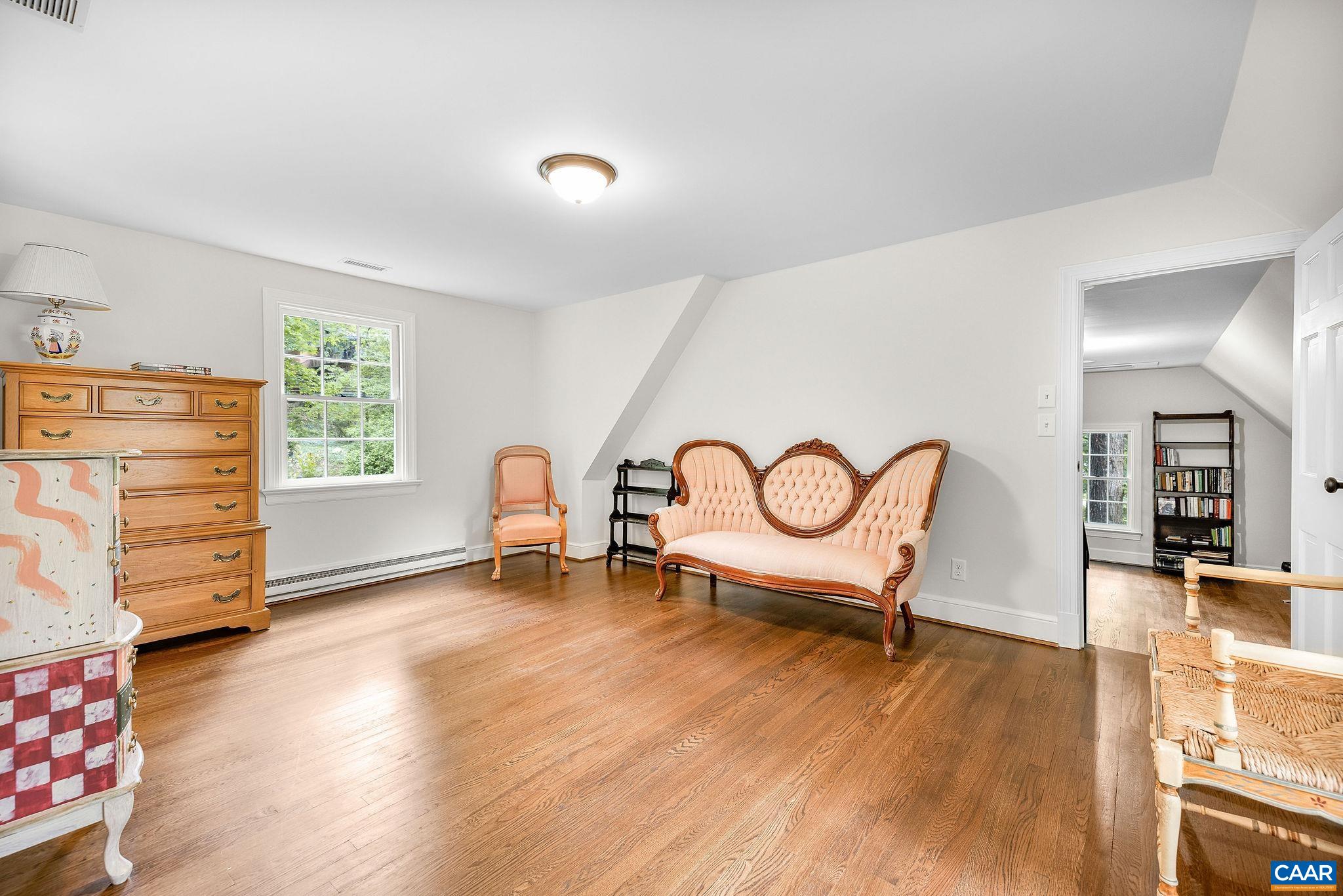 311 EDNAM DR