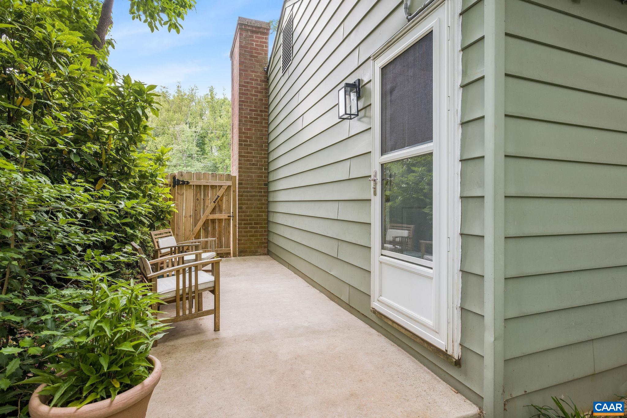 713 ROCK CREEK RD