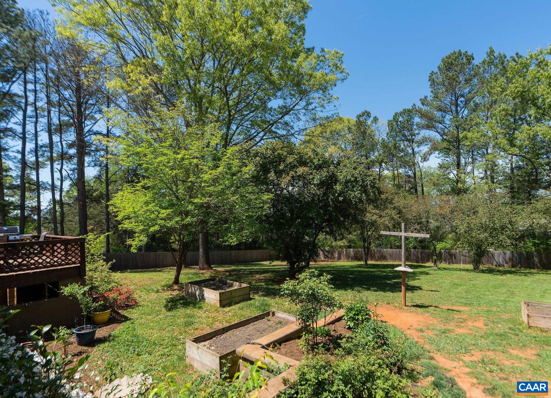 77 SUNSET DR