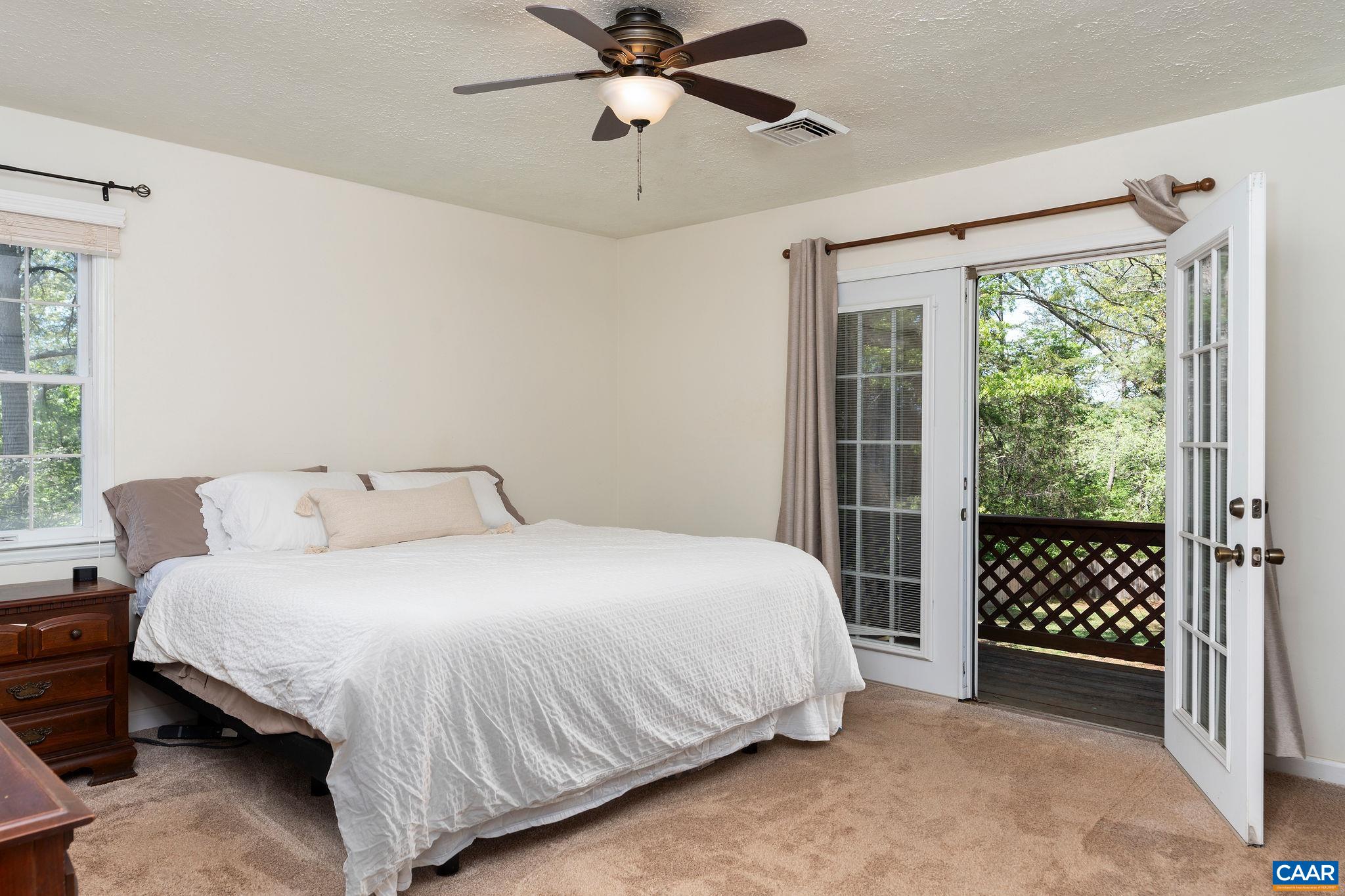 77 SUNSET DR