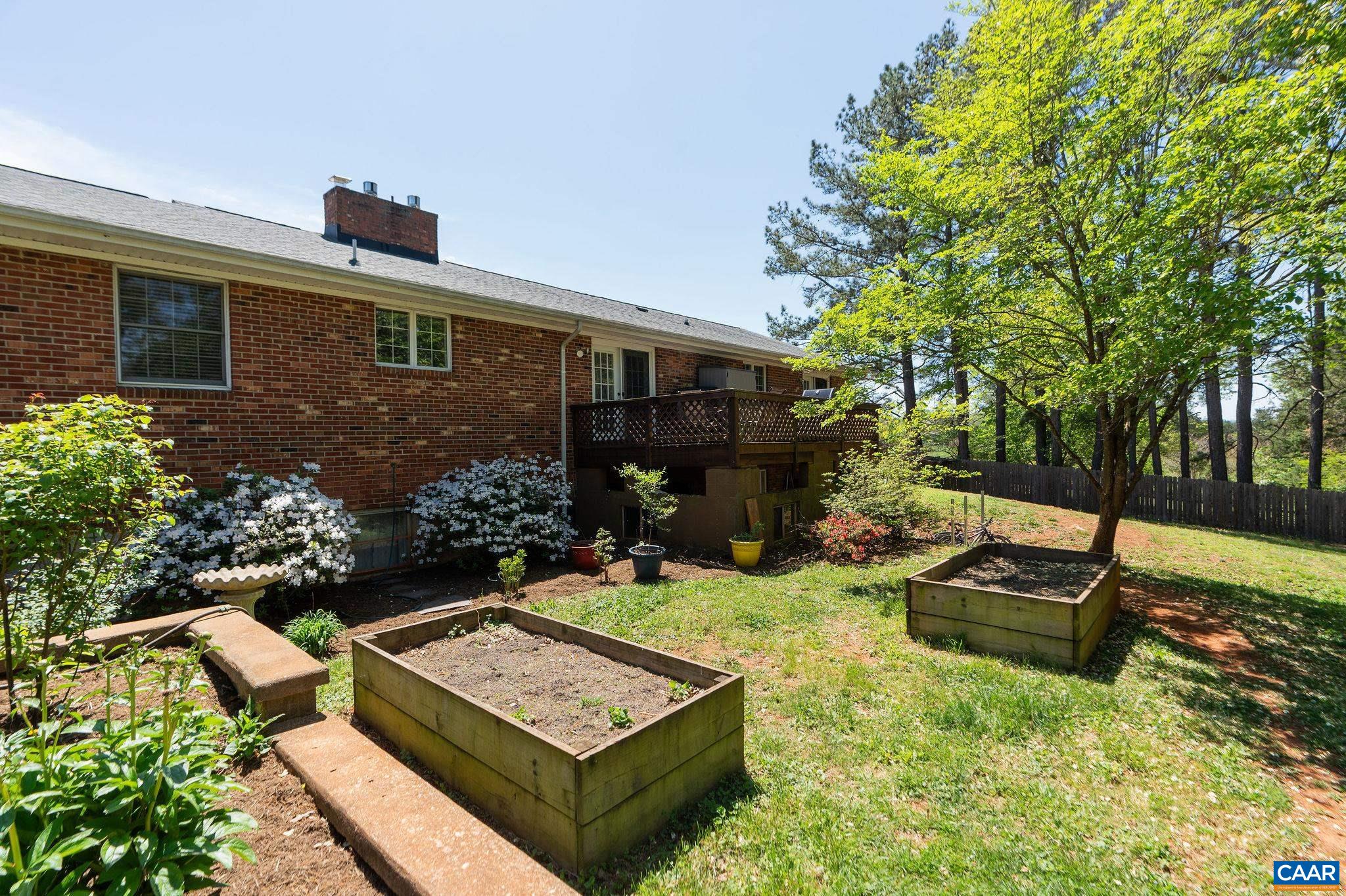 77 SUNSET DR