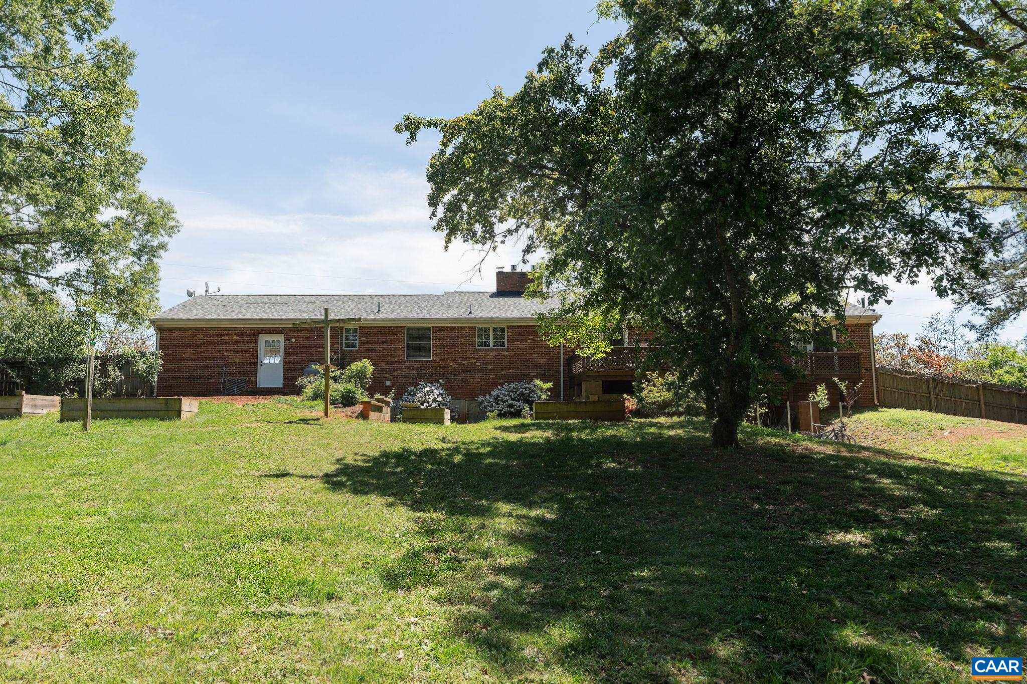 77 SUNSET DR