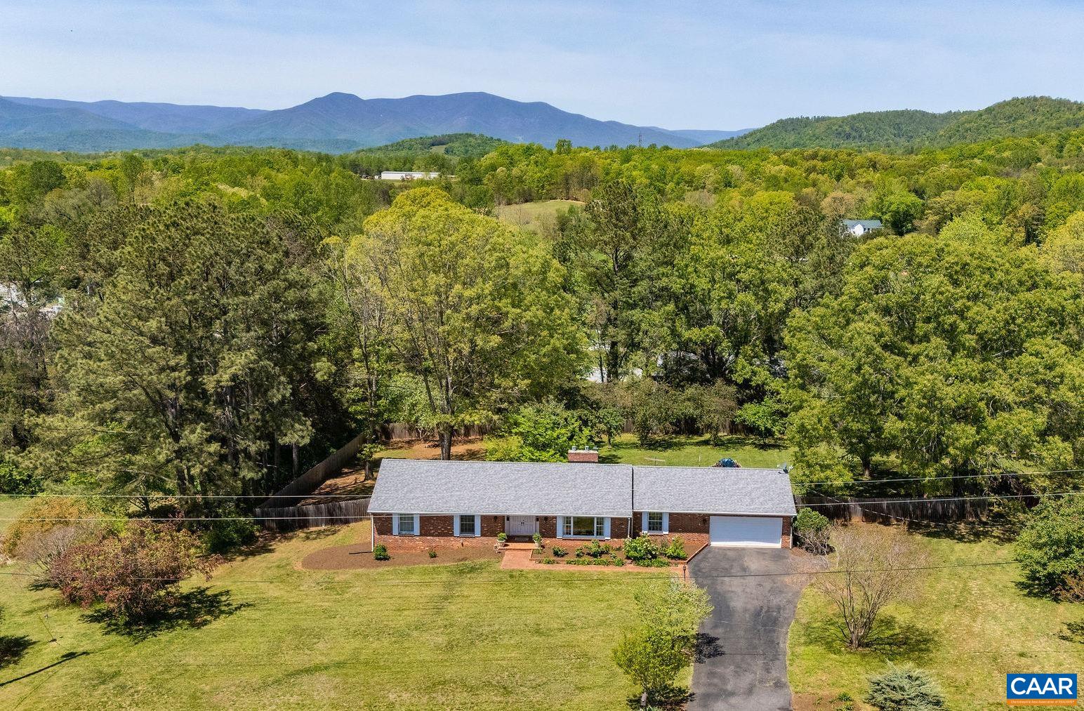 77 SUNSET DR