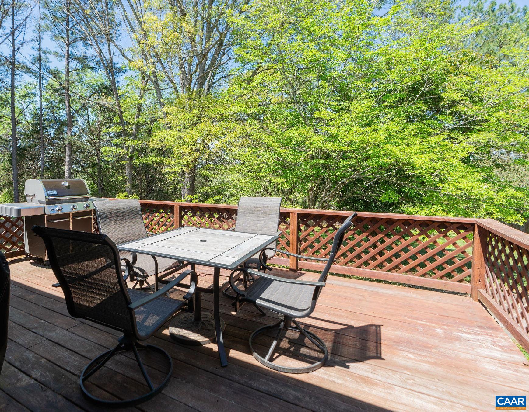 77 SUNSET DR