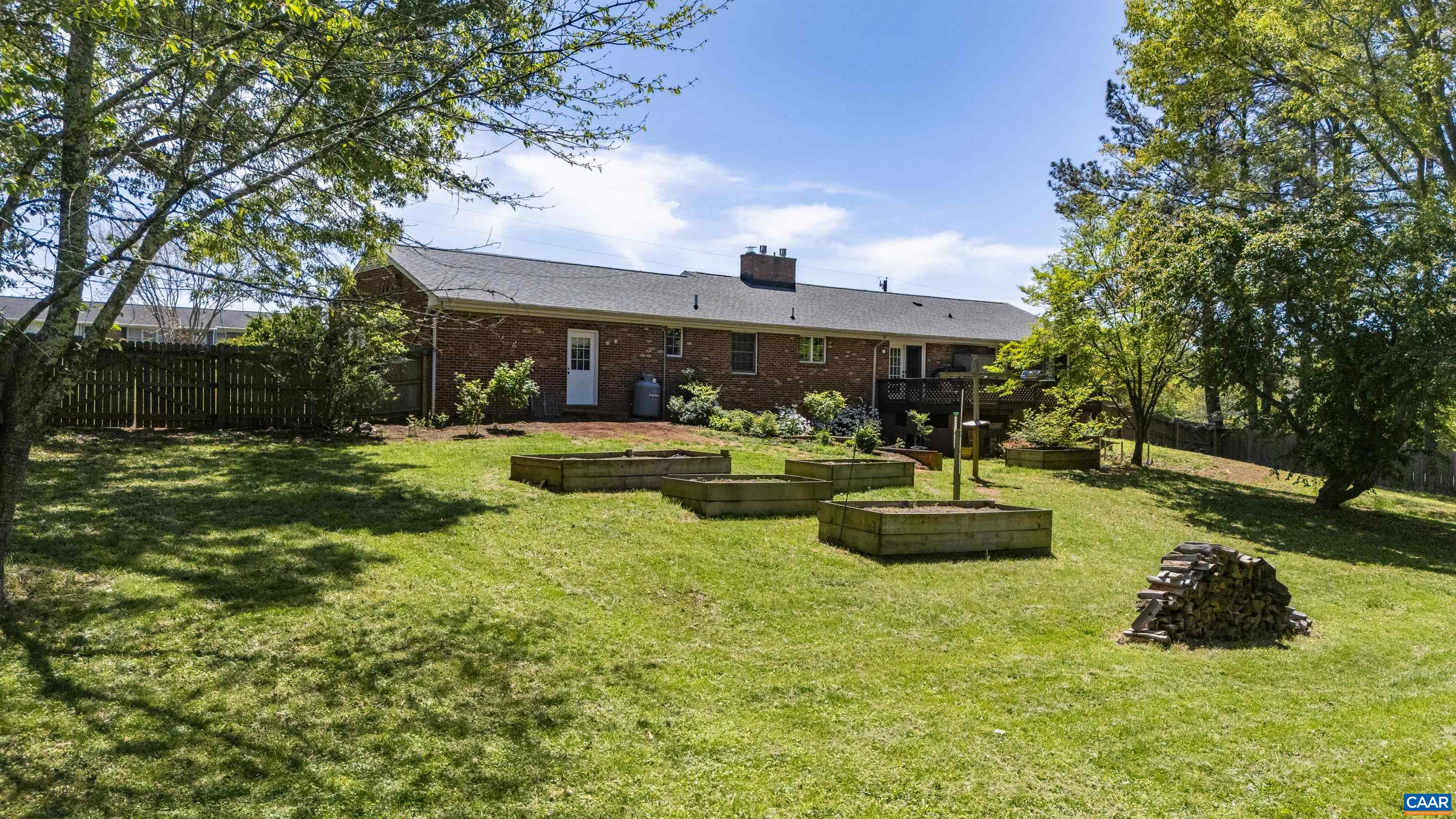 77 SUNSET DR