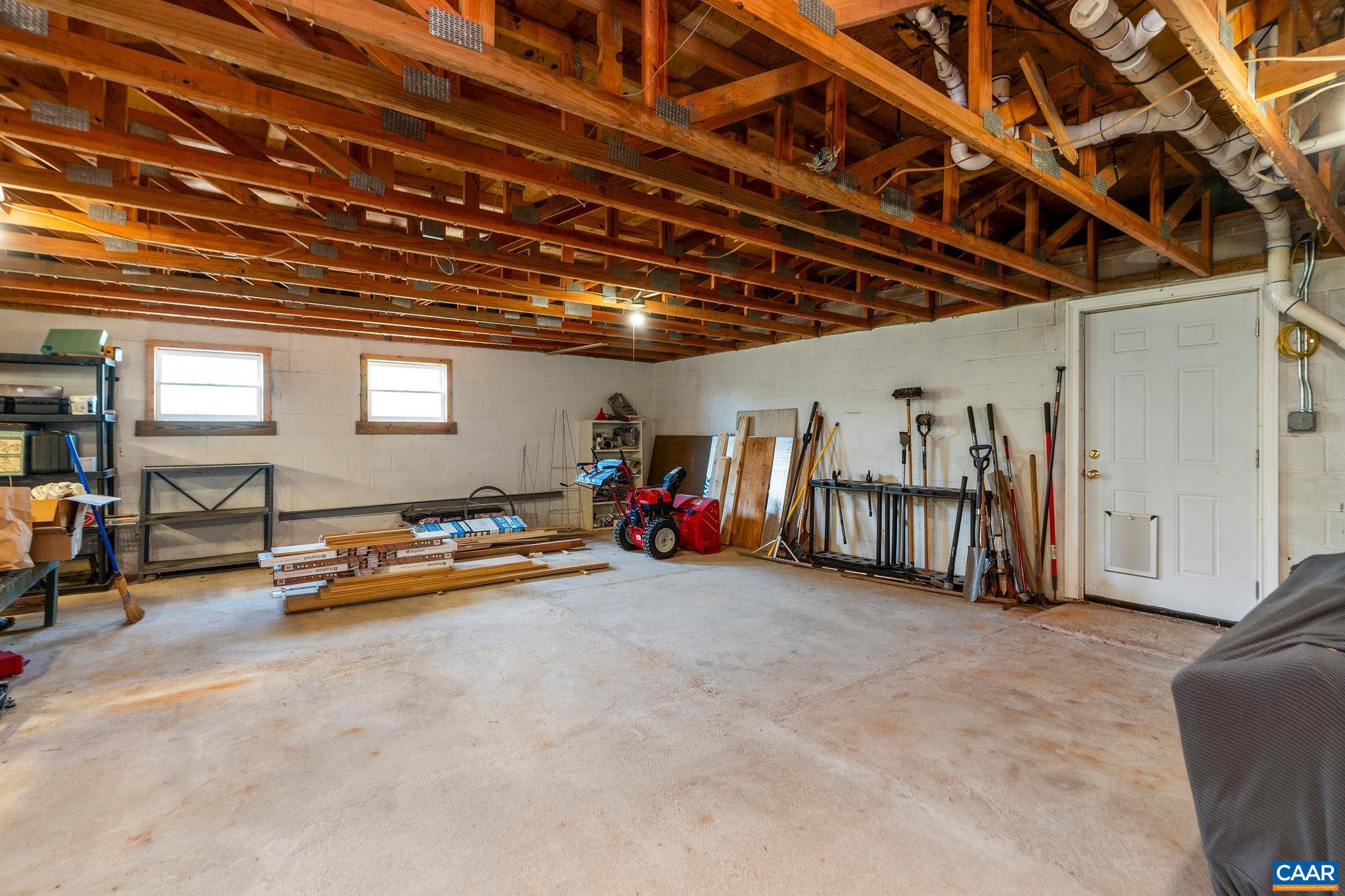 77 SUNSET DR