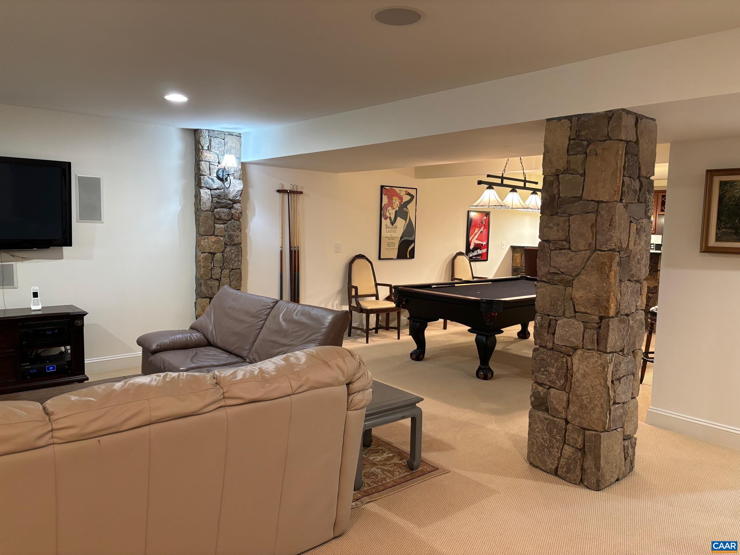 836 COLRIDGE DR
