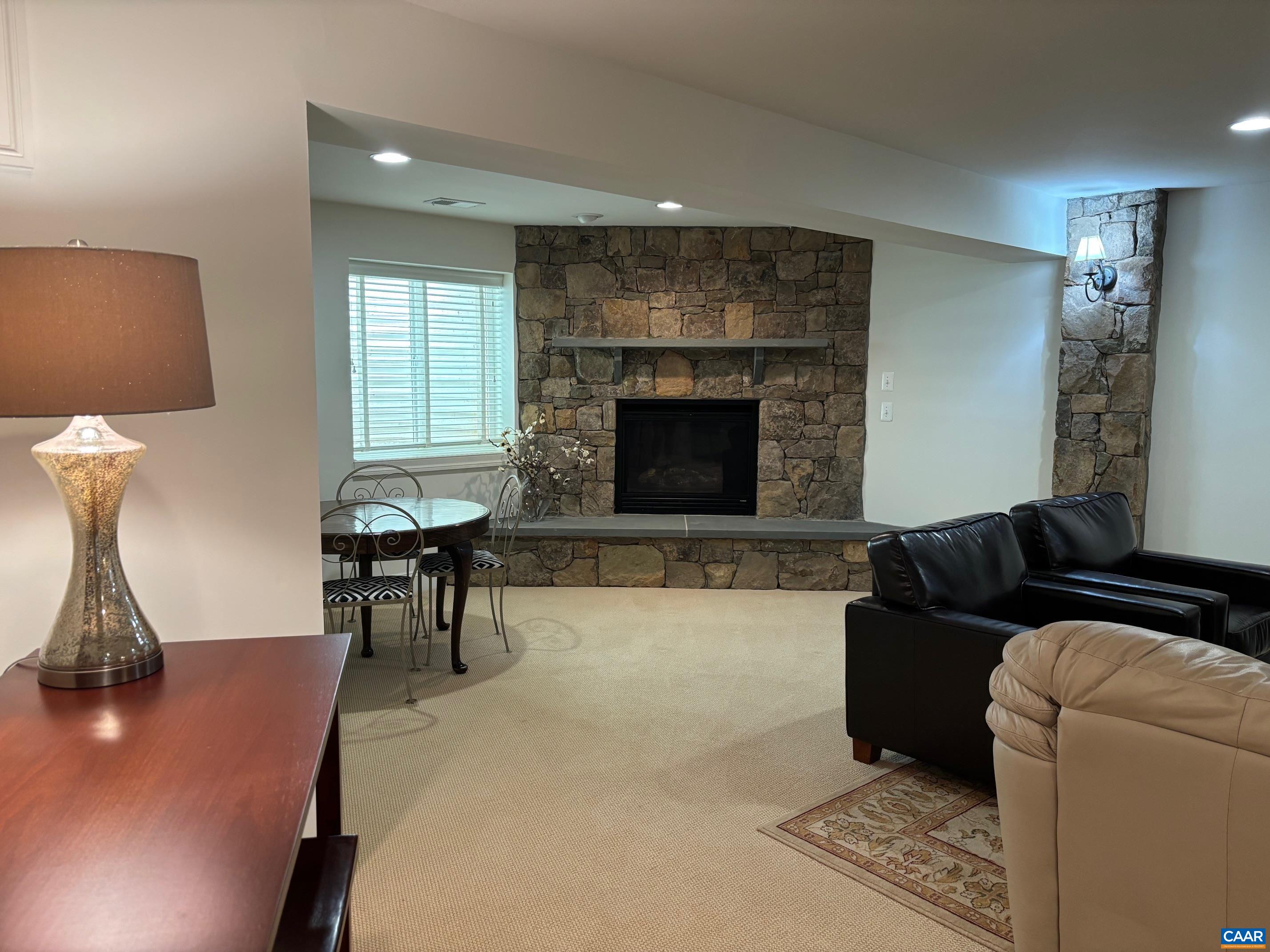 836 COLRIDGE DR