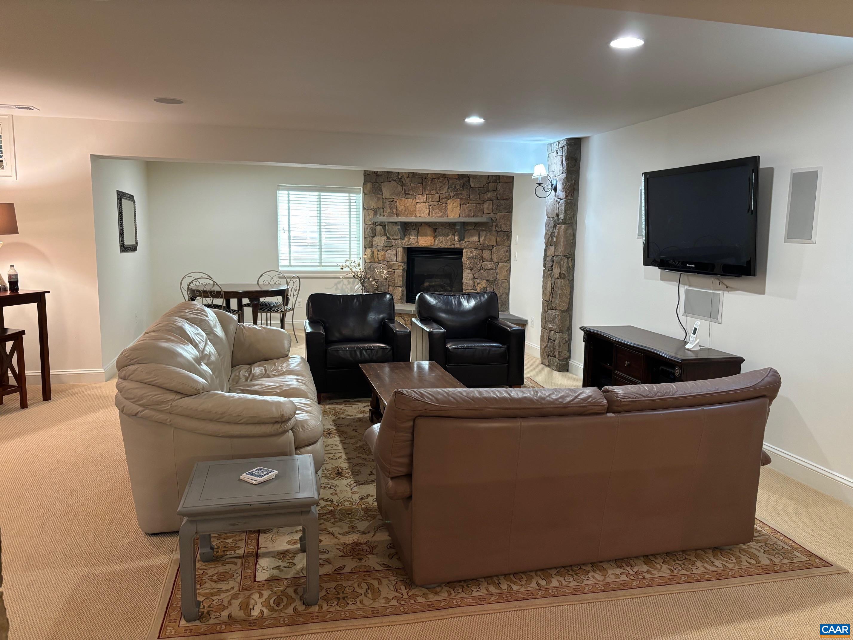 836 COLRIDGE DR