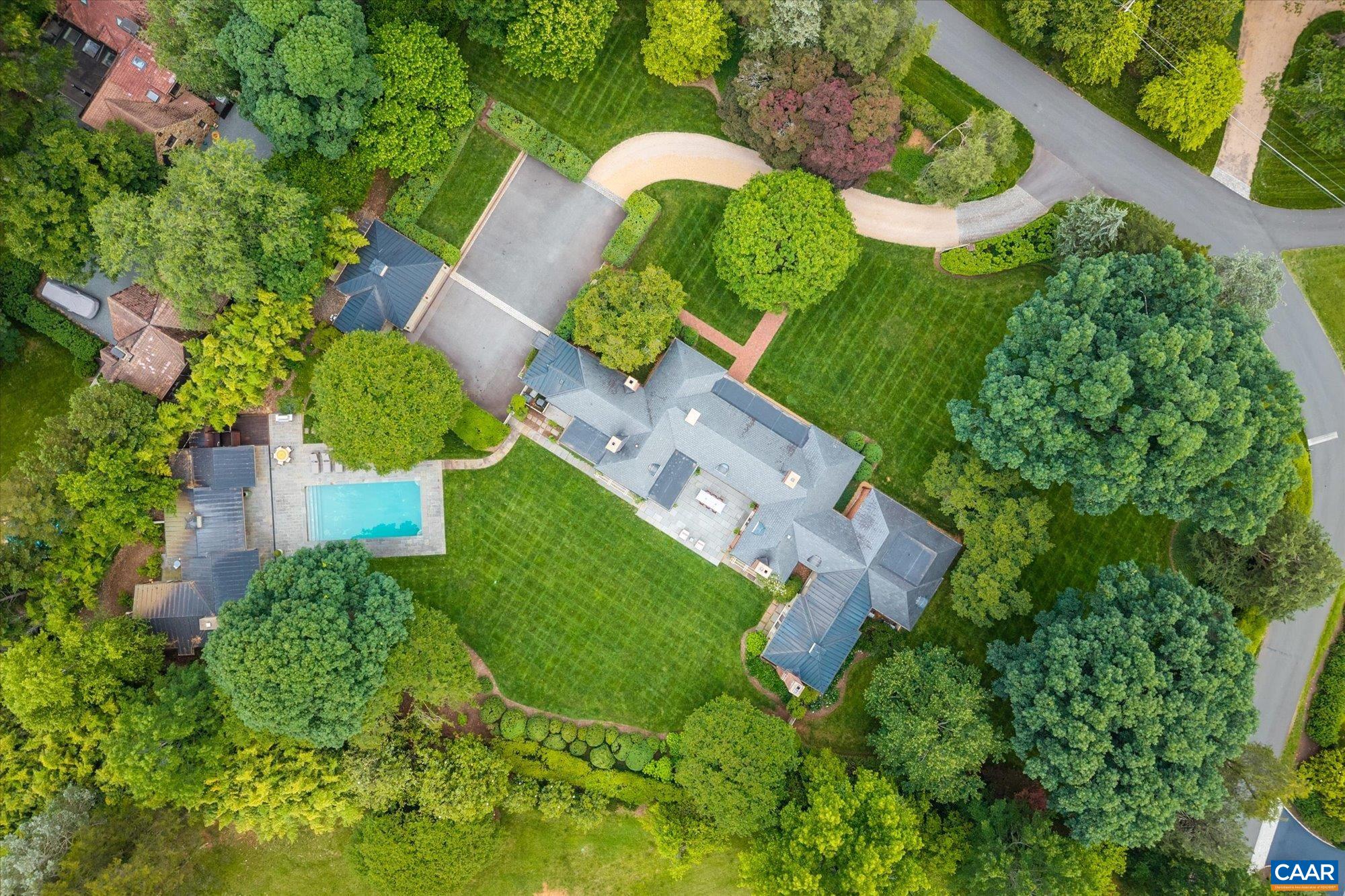 2215 BLUE RIDGE LN