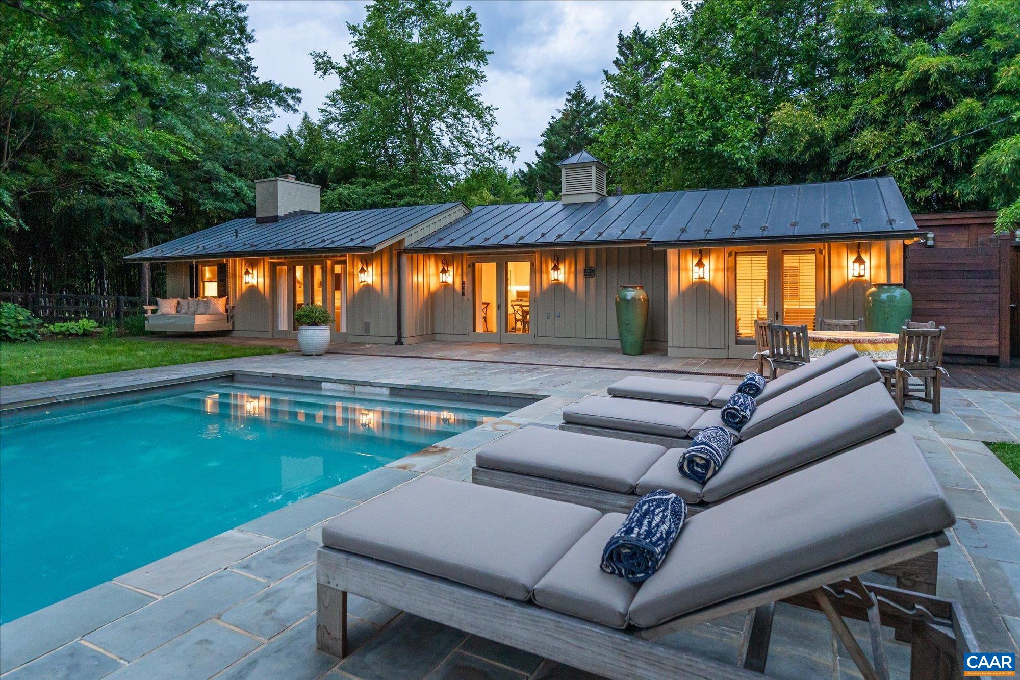 2215 BLUE RIDGE LN