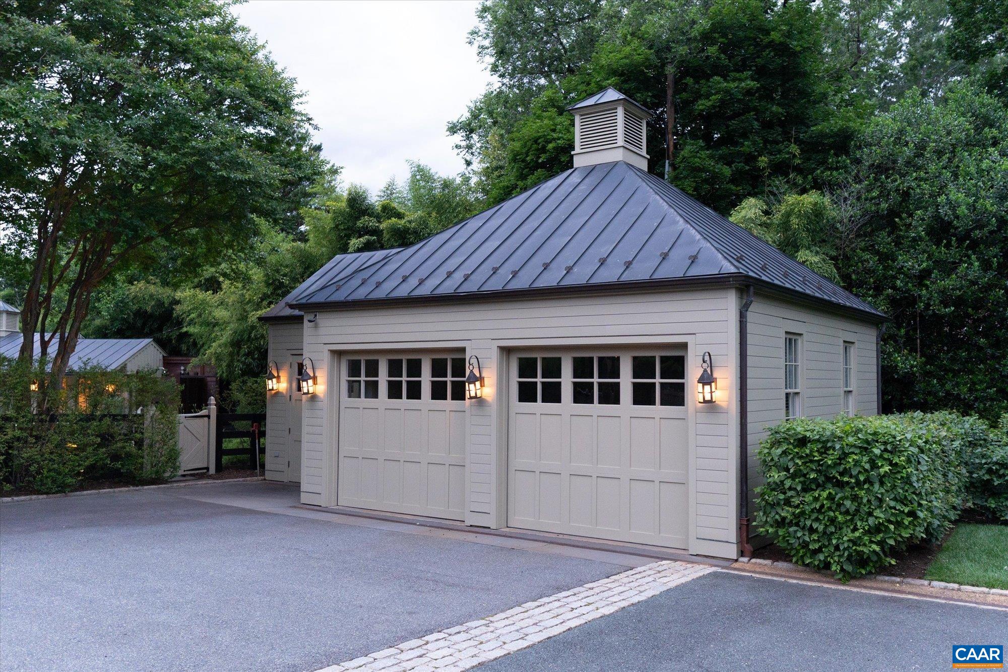 2215 BLUE RIDGE LN